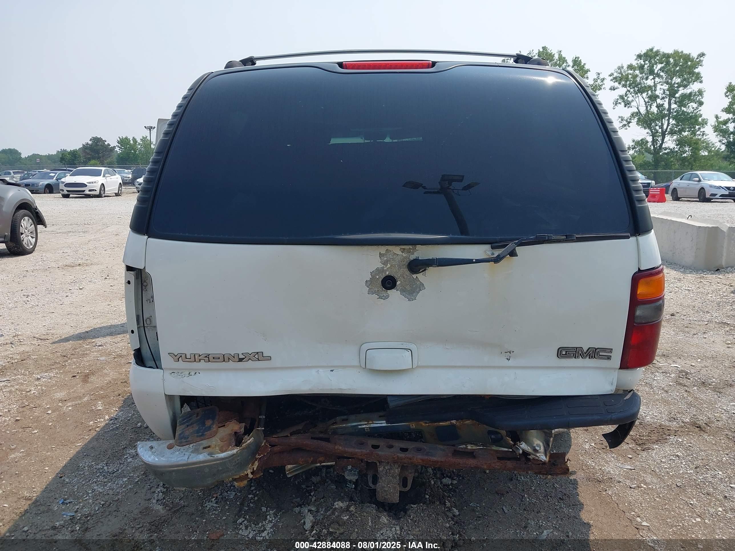 GMC YUKON image 6