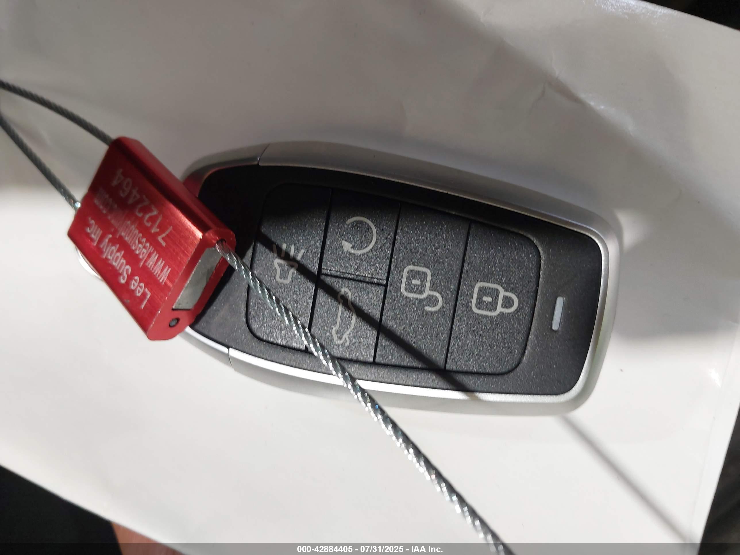 CHEVROLET EQUINOX image 11