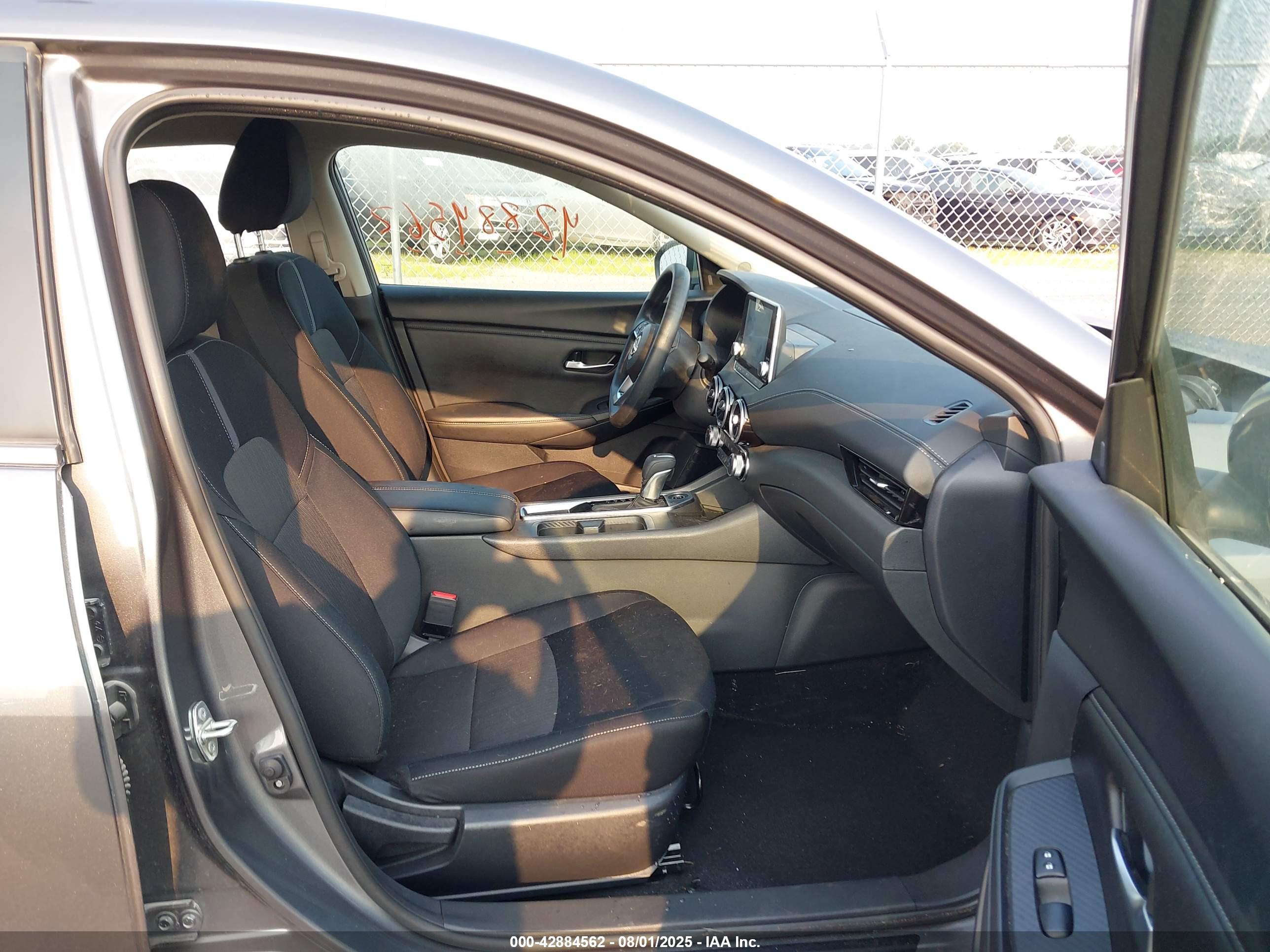 NISSAN SENTRA image 5
