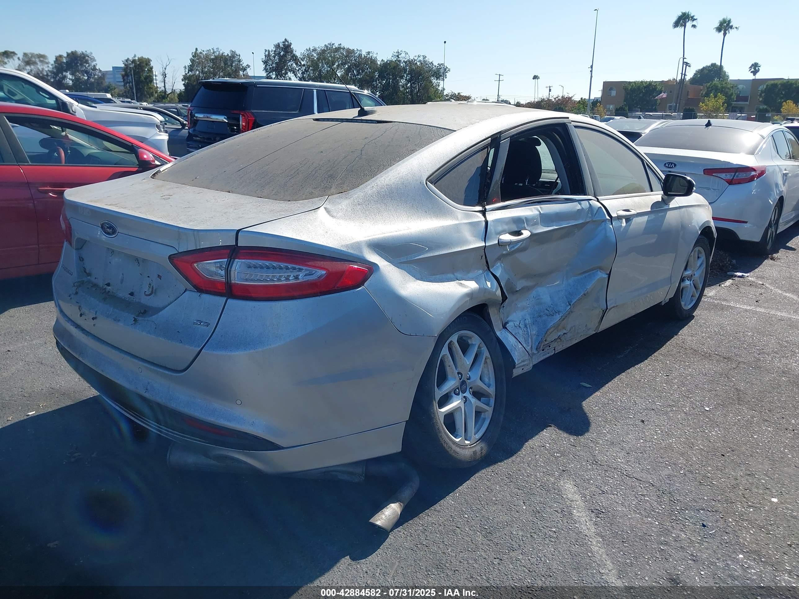 FORD FUSION image 4