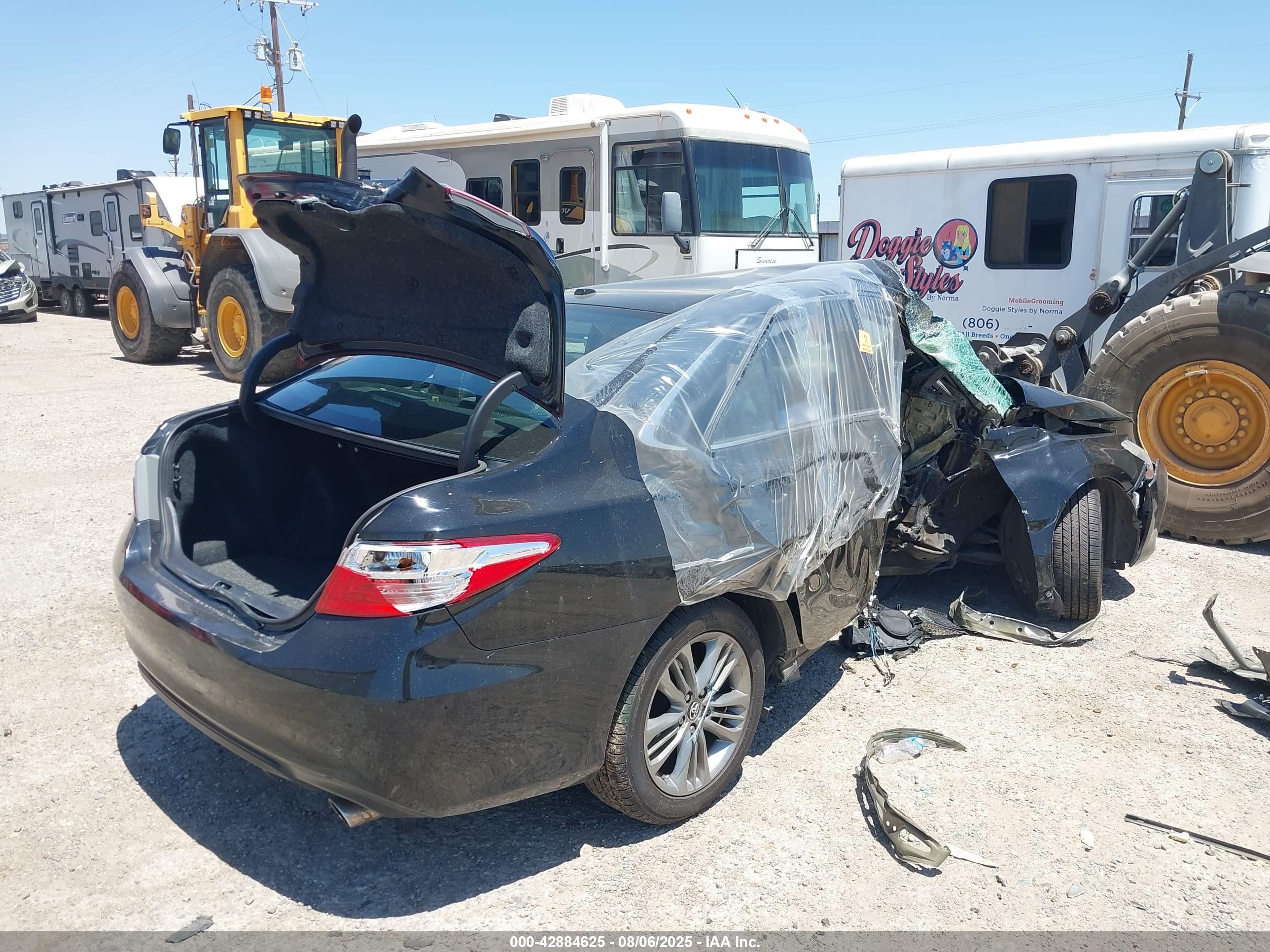 TOYOTA CAMRY image 4