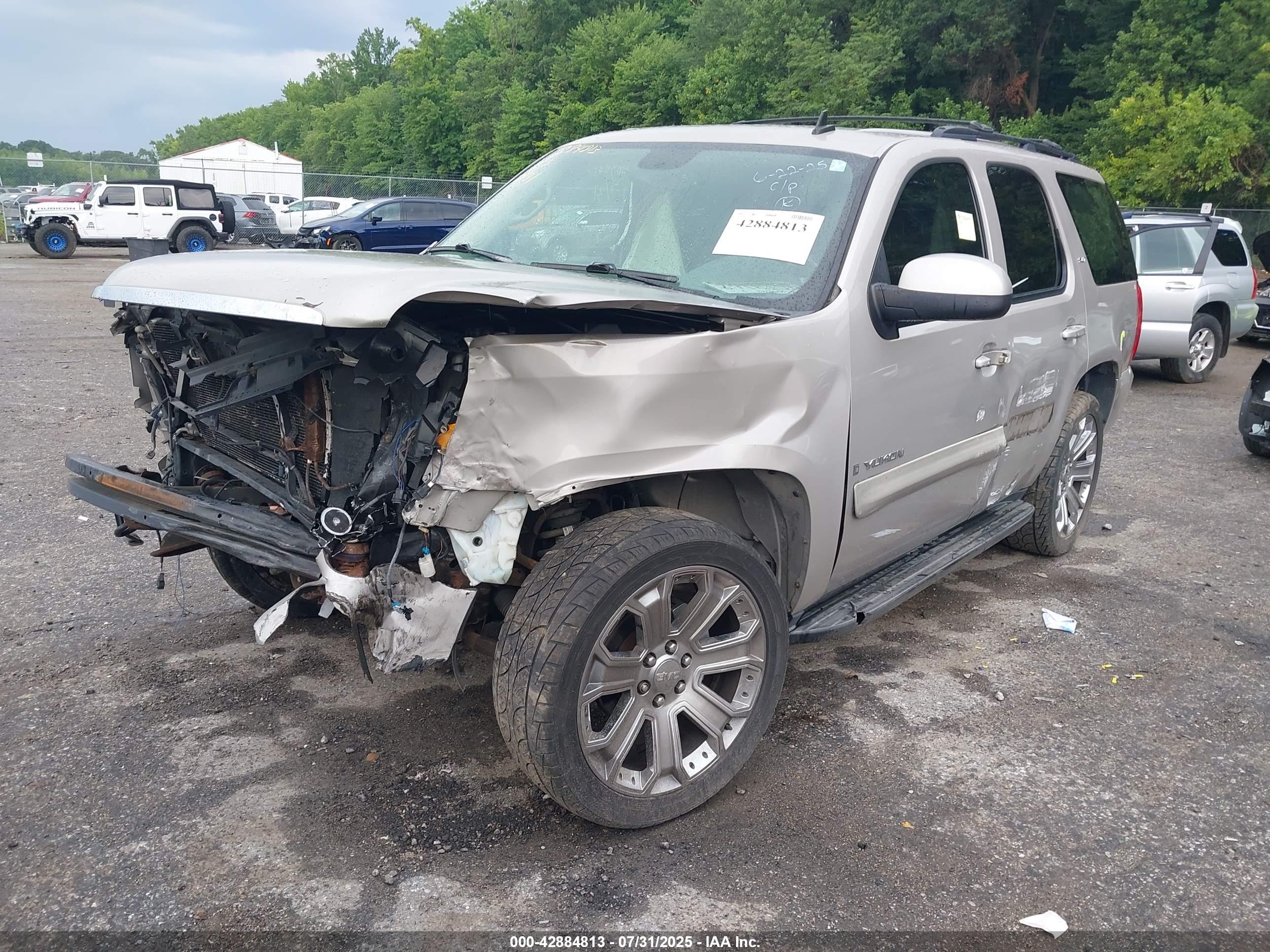 GMC YUKON image 2