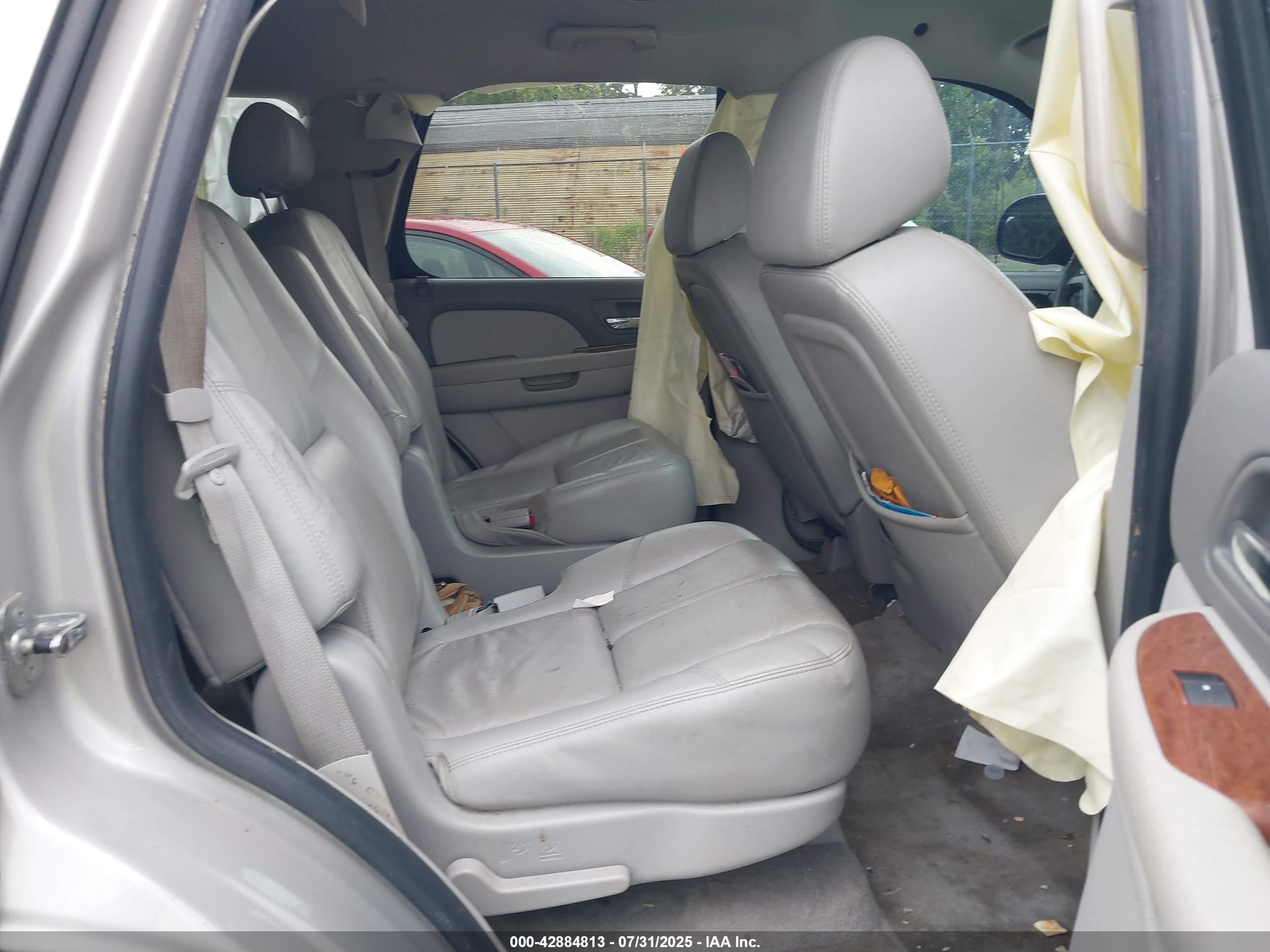 GMC YUKON image 8