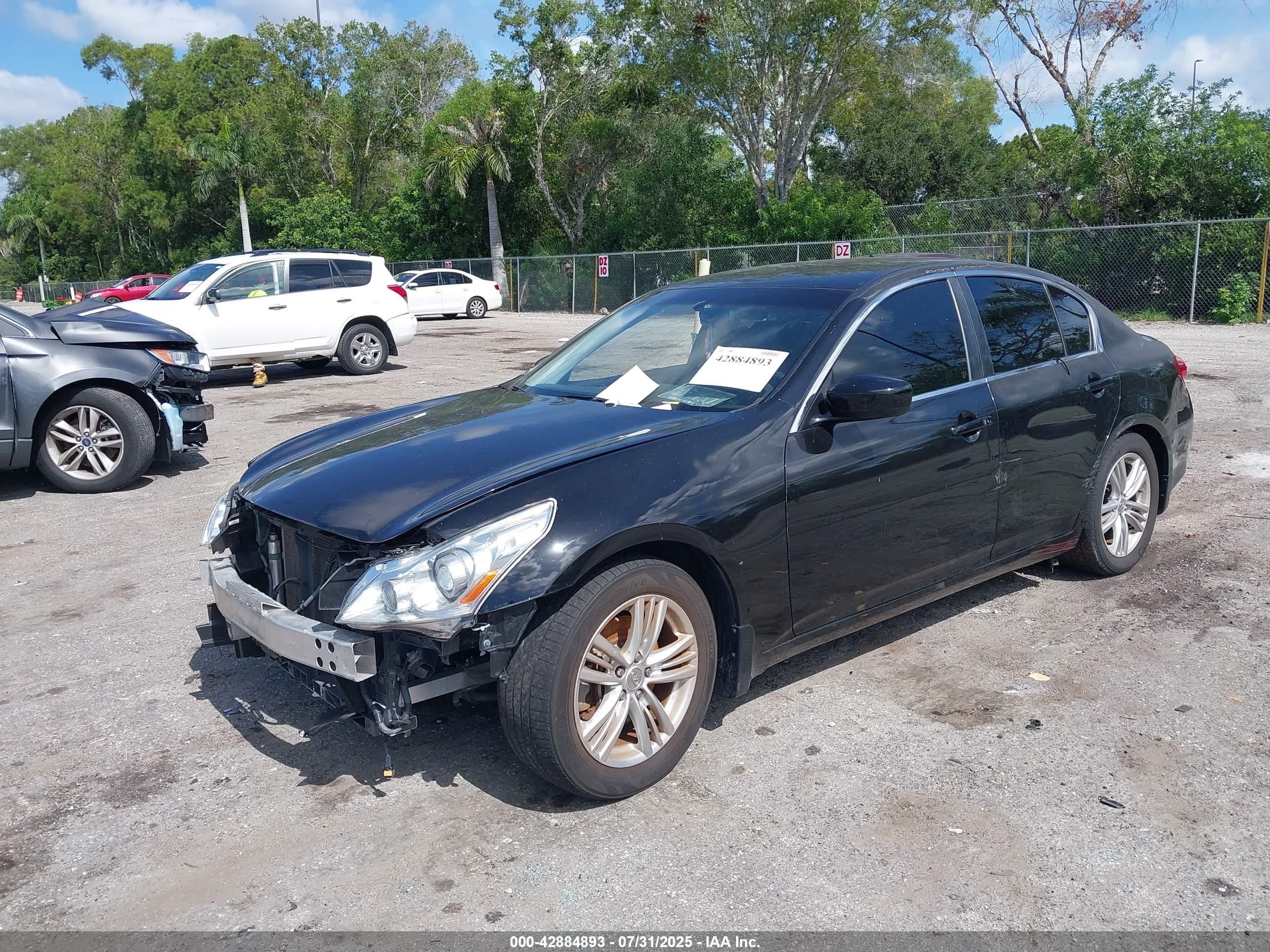 INFINITI Q40 image 2