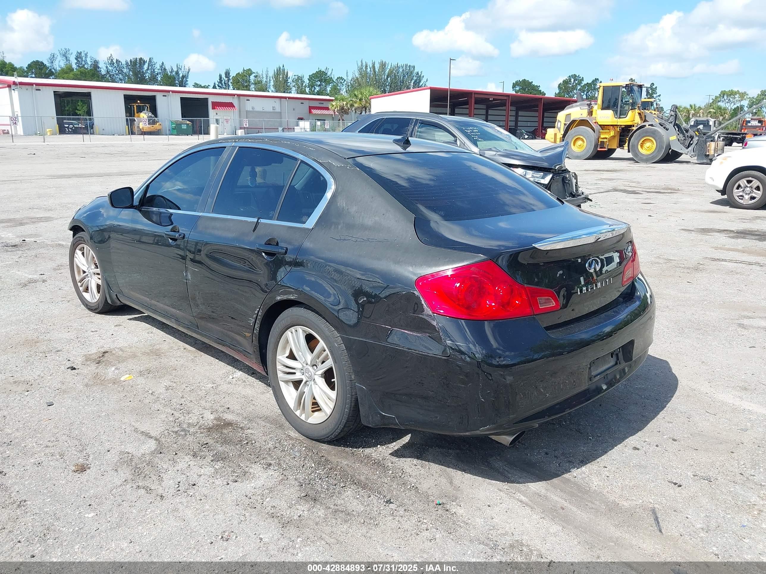 INFINITI Q40 image 3