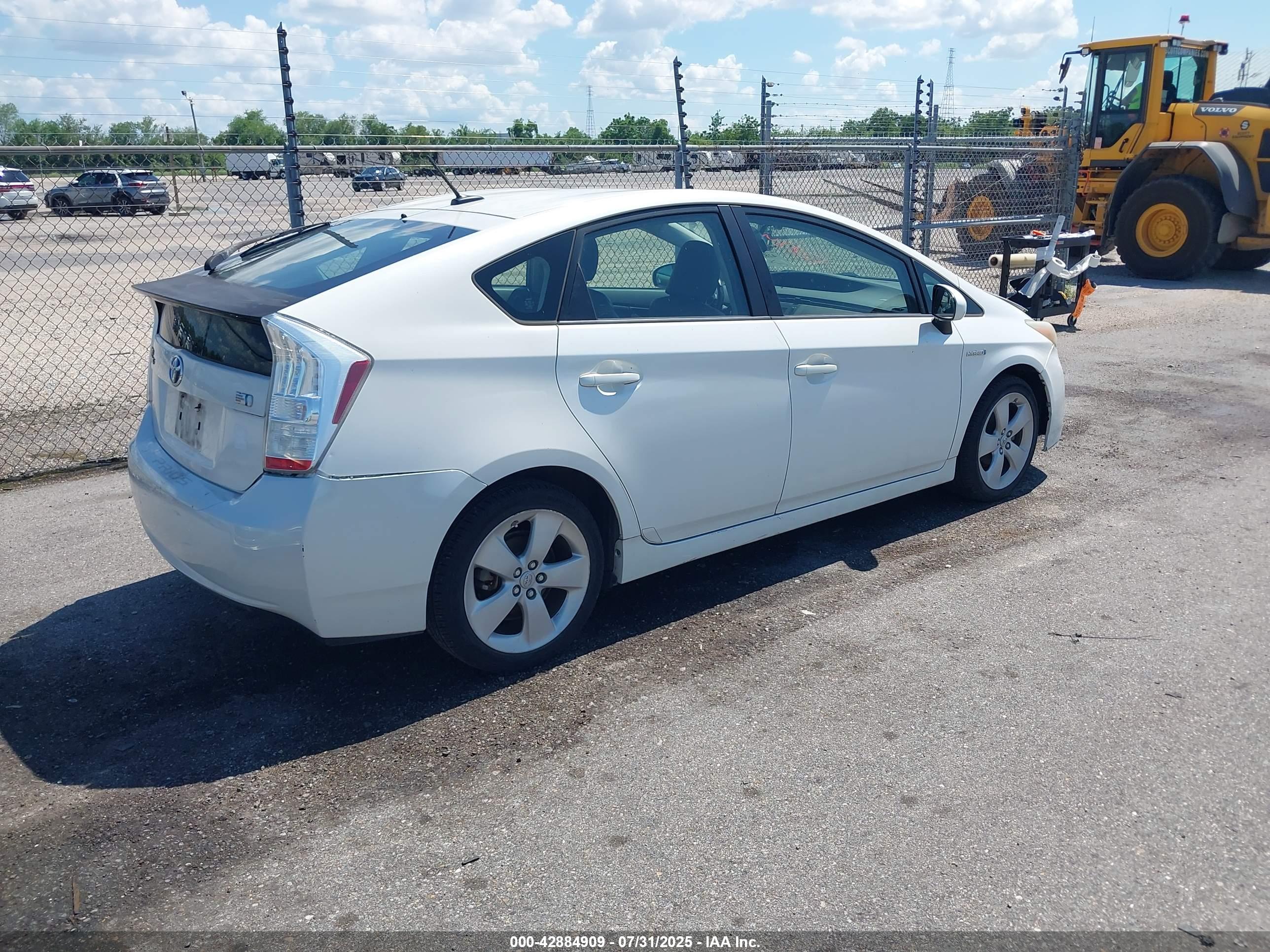 TOYOTA PRIUS image 4