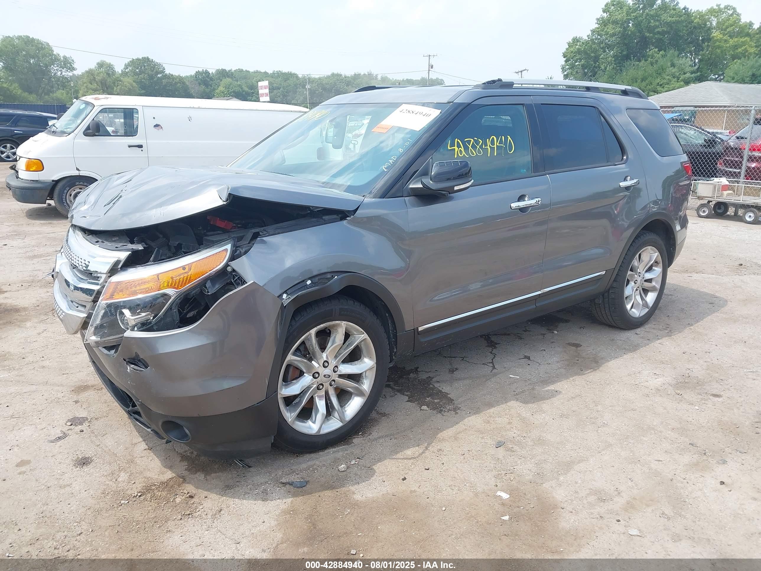 FORD EXPLORER image 2