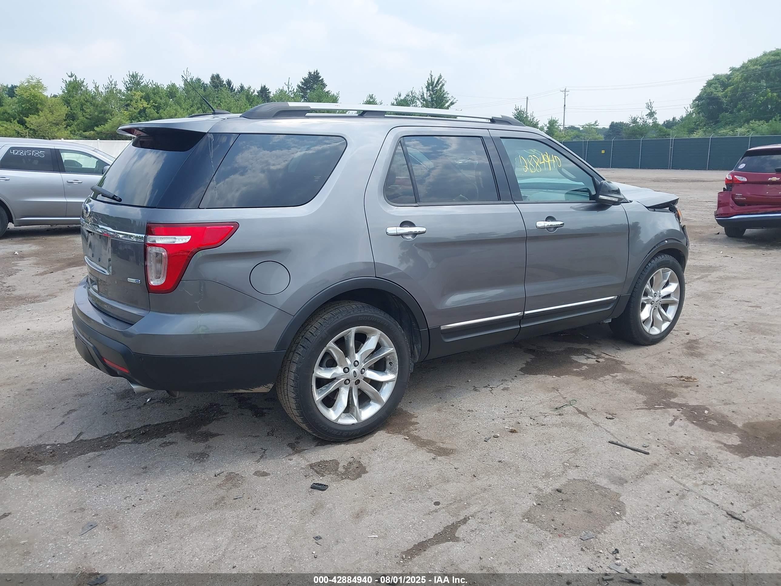 FORD EXPLORER image 4