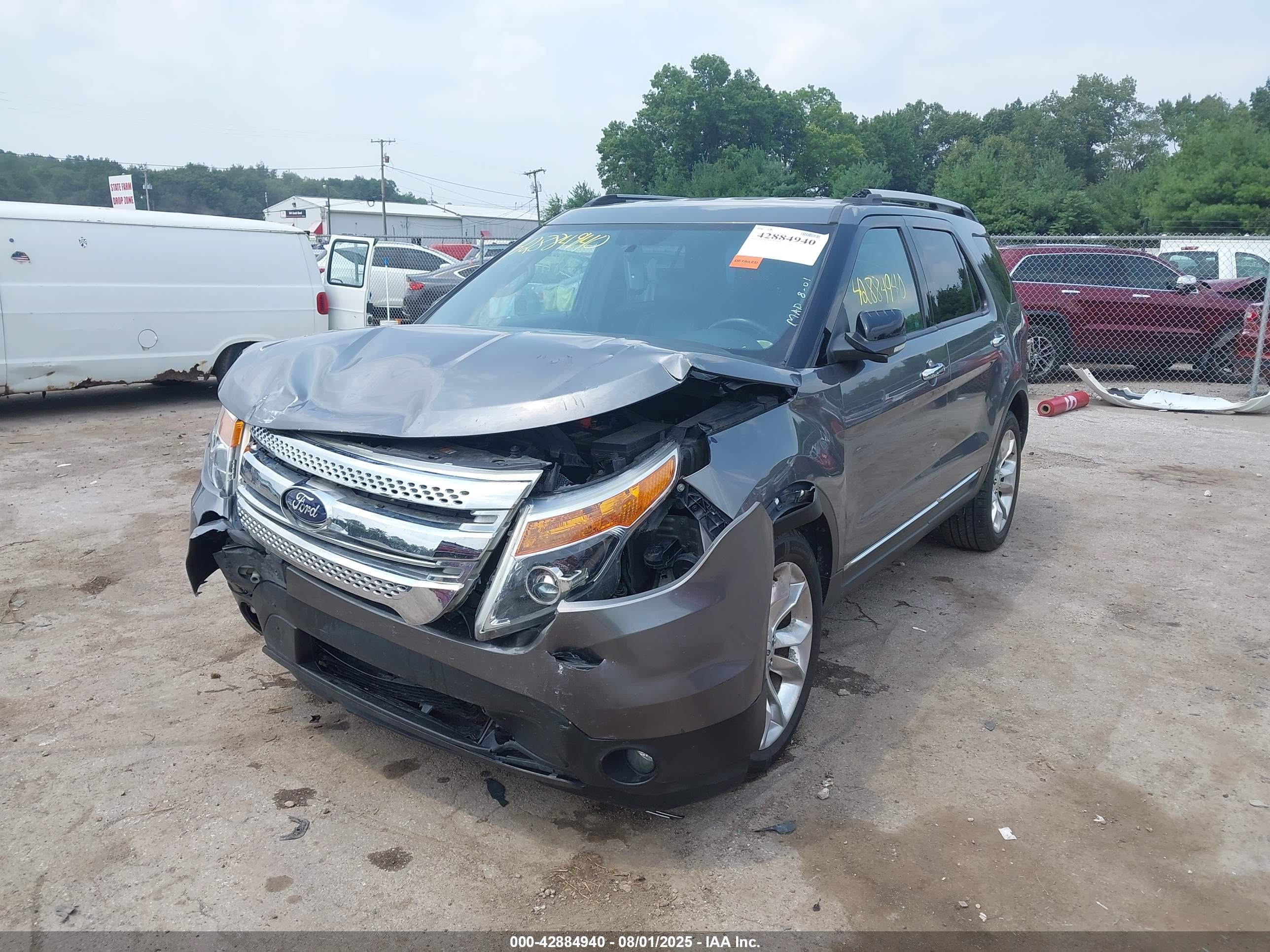 FORD EXPLORER image 6