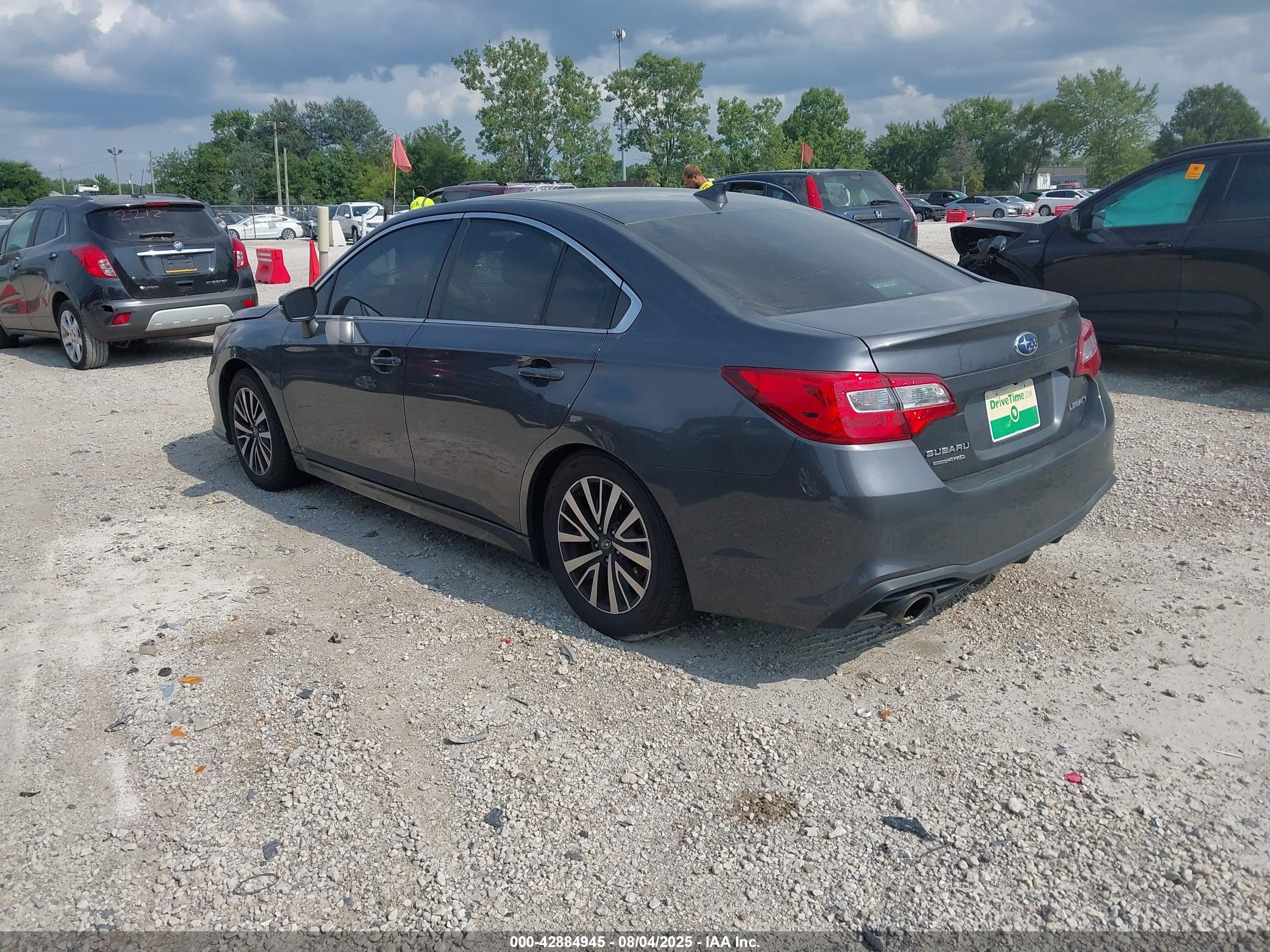 SUBARU LEGACY image 3