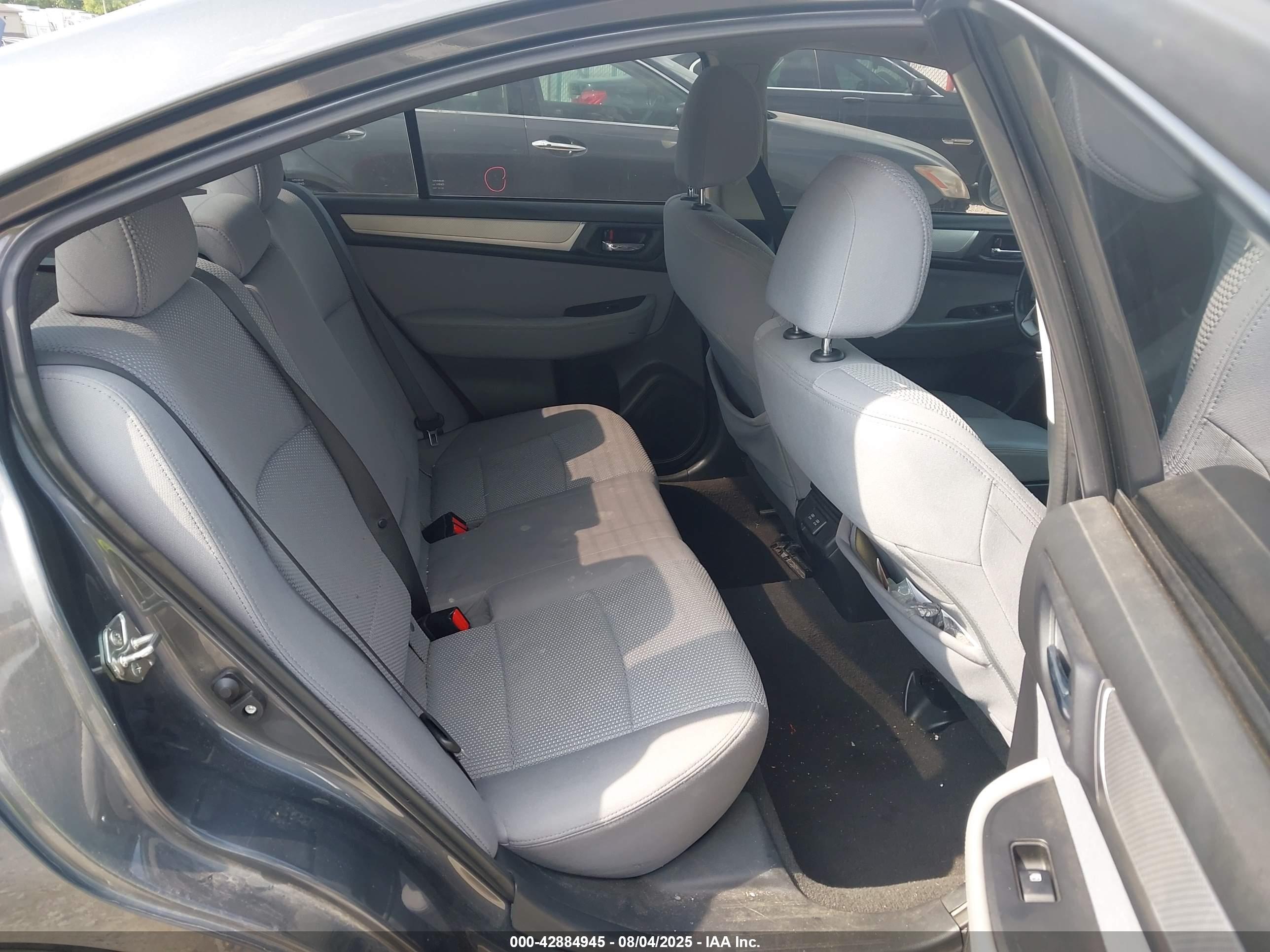 SUBARU LEGACY image 8