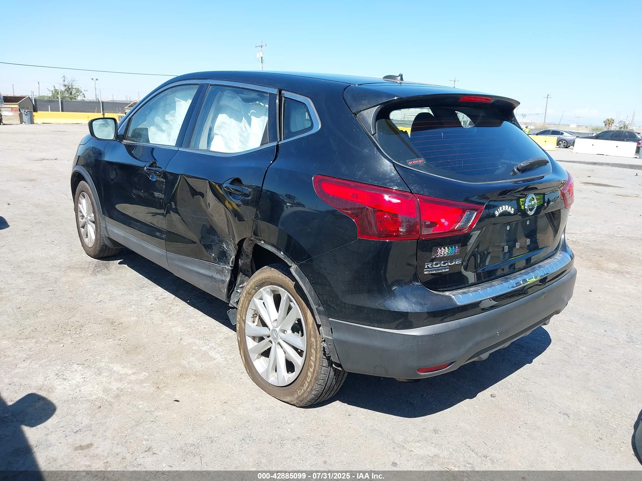 NISSAN ROGUE image 3