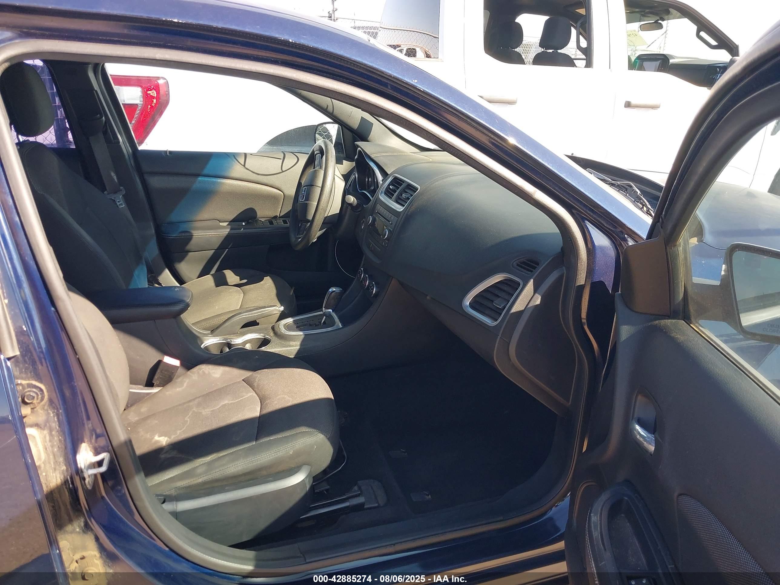 DODGE AVENGER image 5
