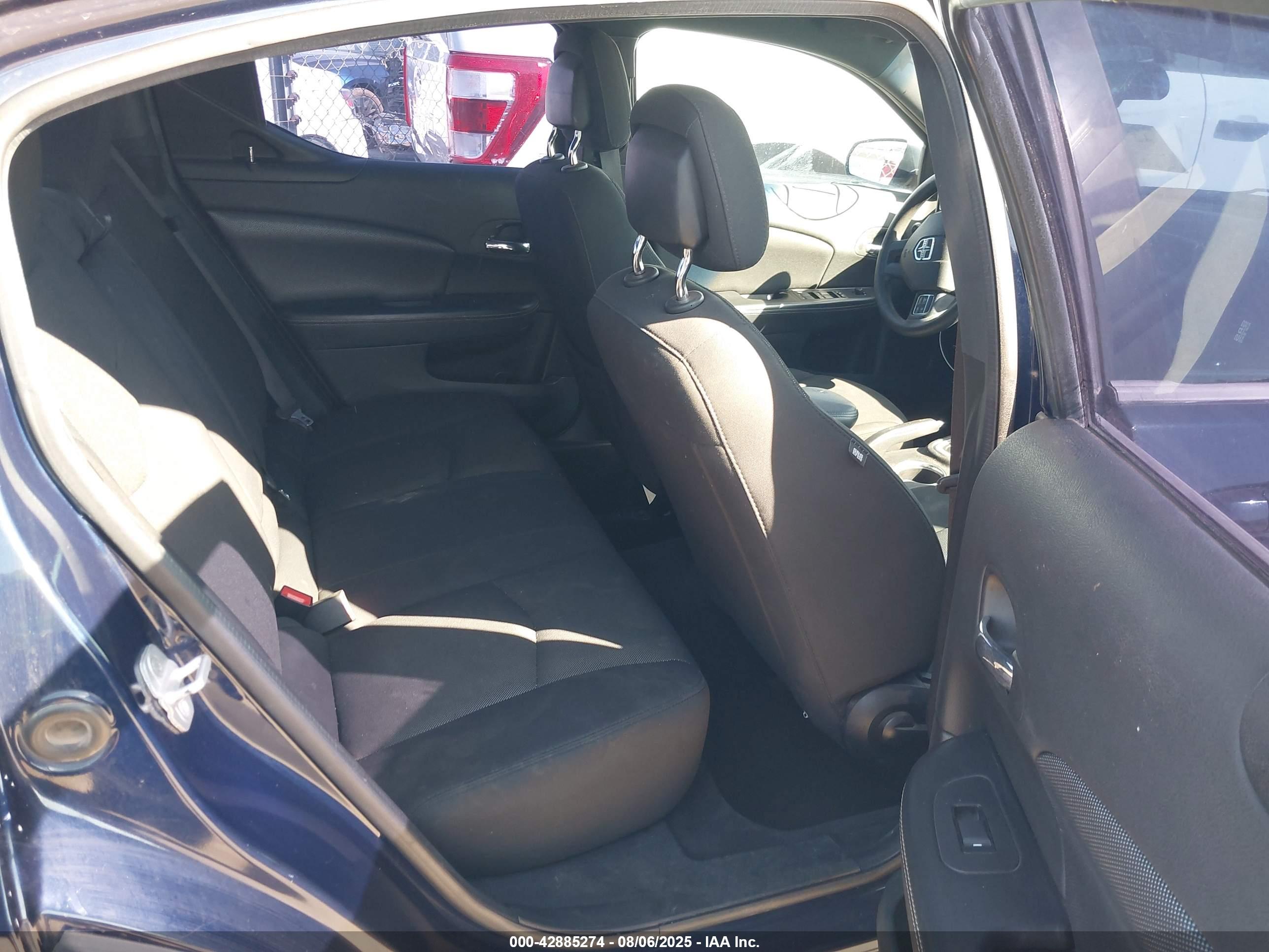 DODGE AVENGER image 8