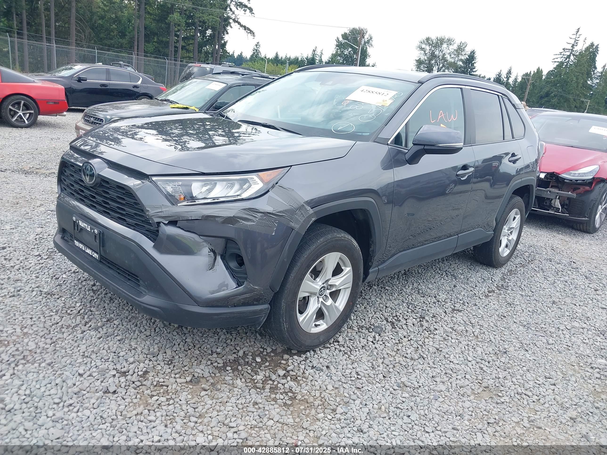TOYOTA RAV4 image 2