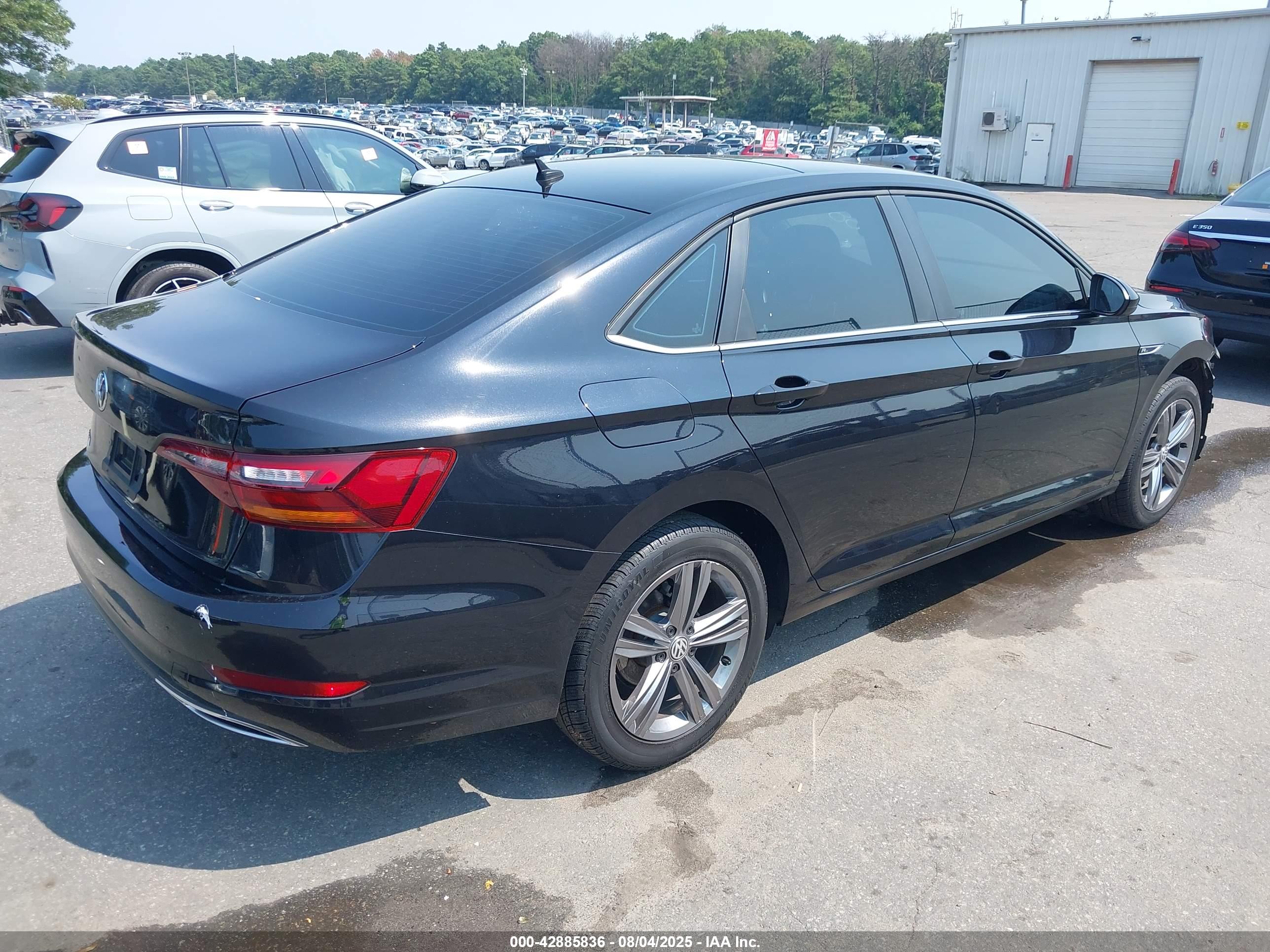 VOLKSWAGEN JETTA image 4