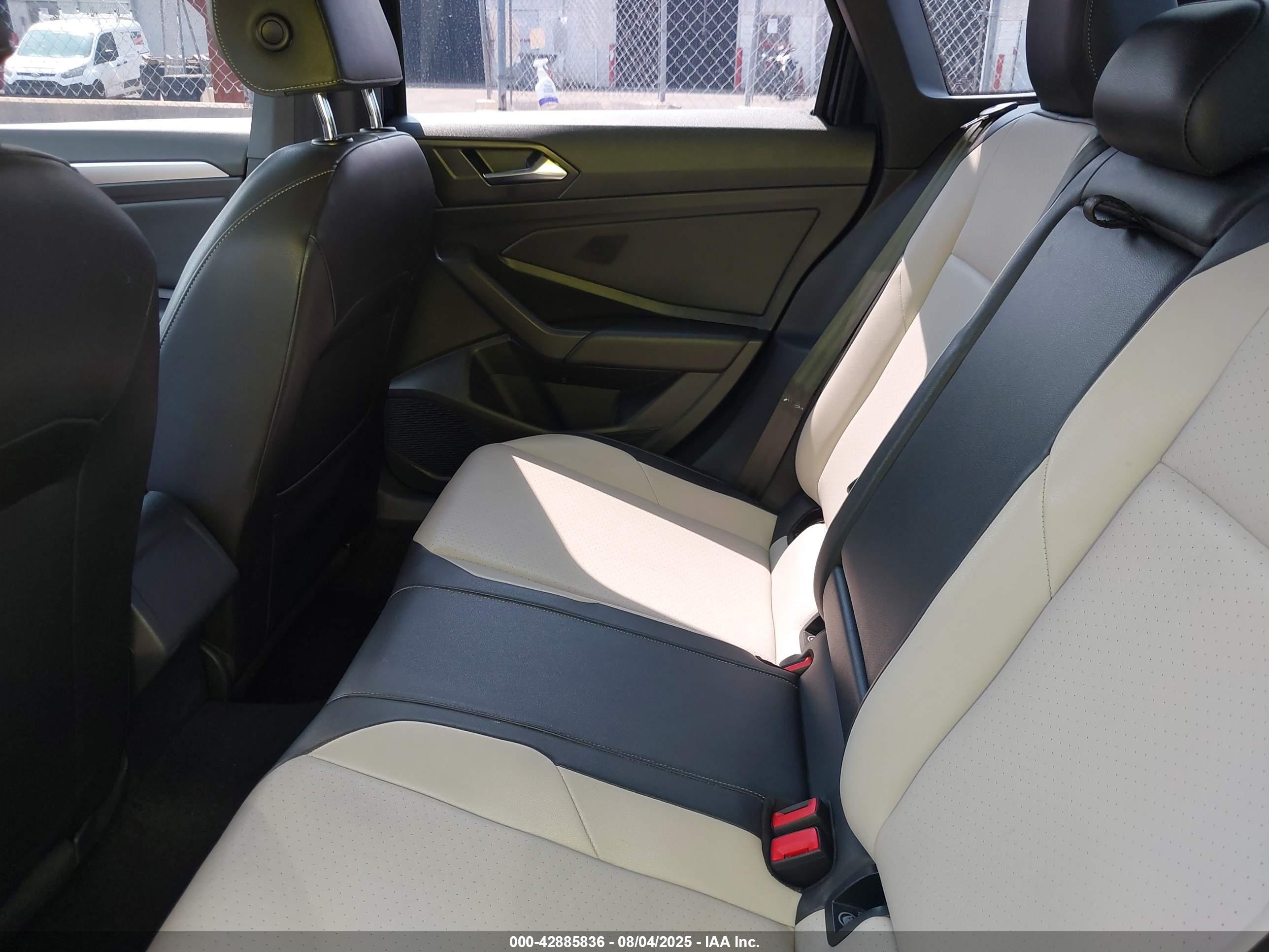 VOLKSWAGEN JETTA image 8