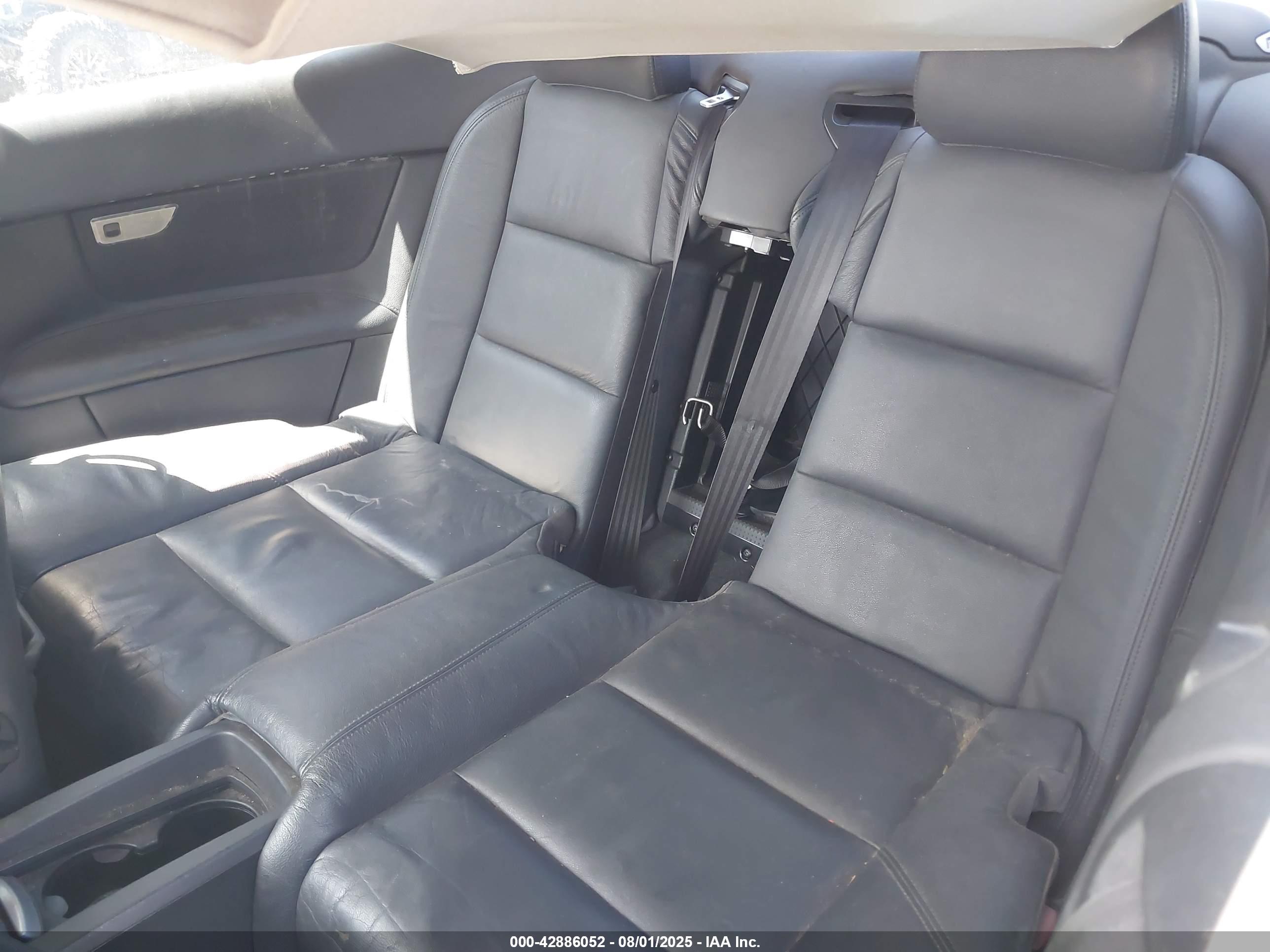 VOLVO C70 image 8