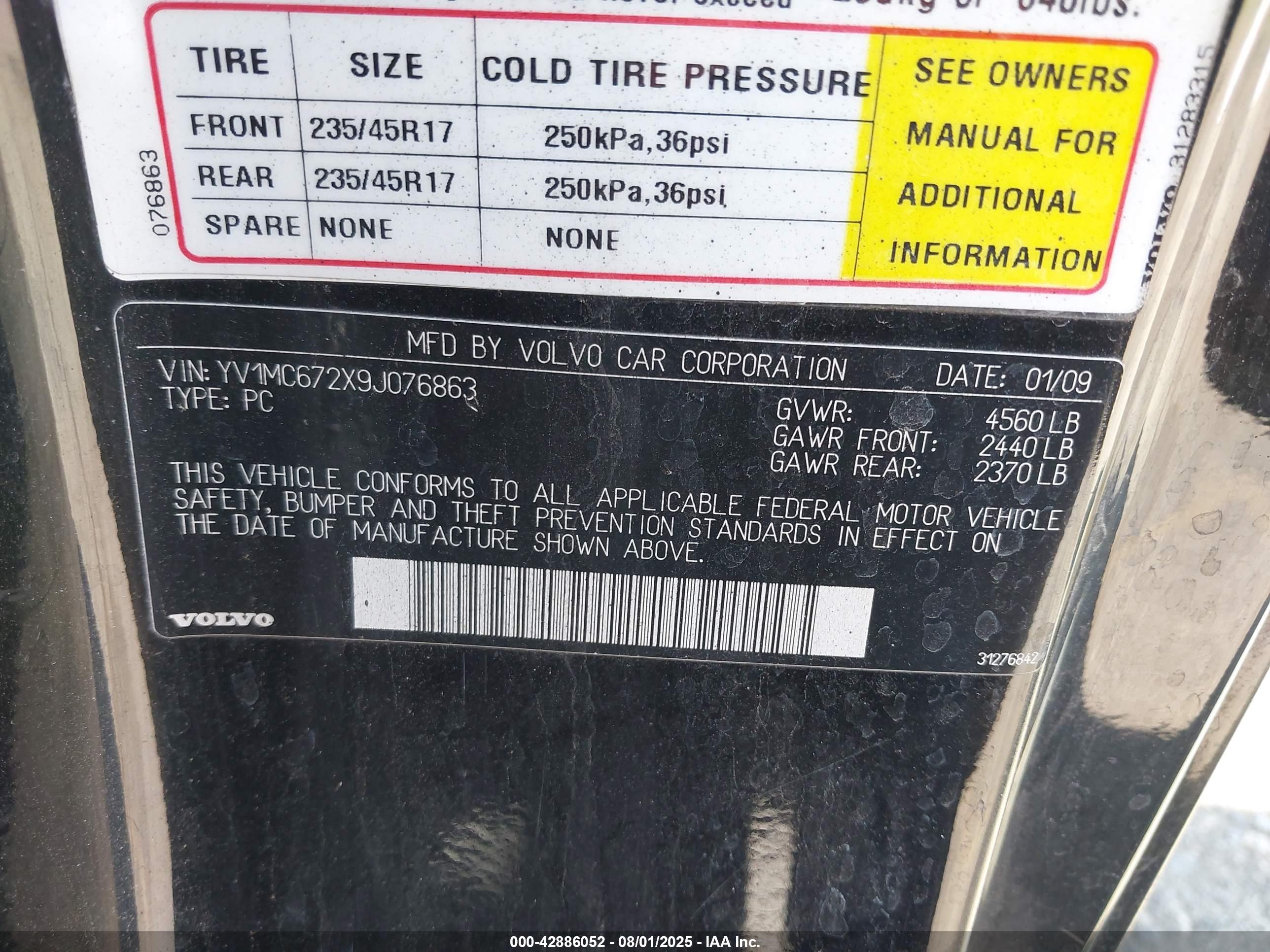VOLVO C70 image 9