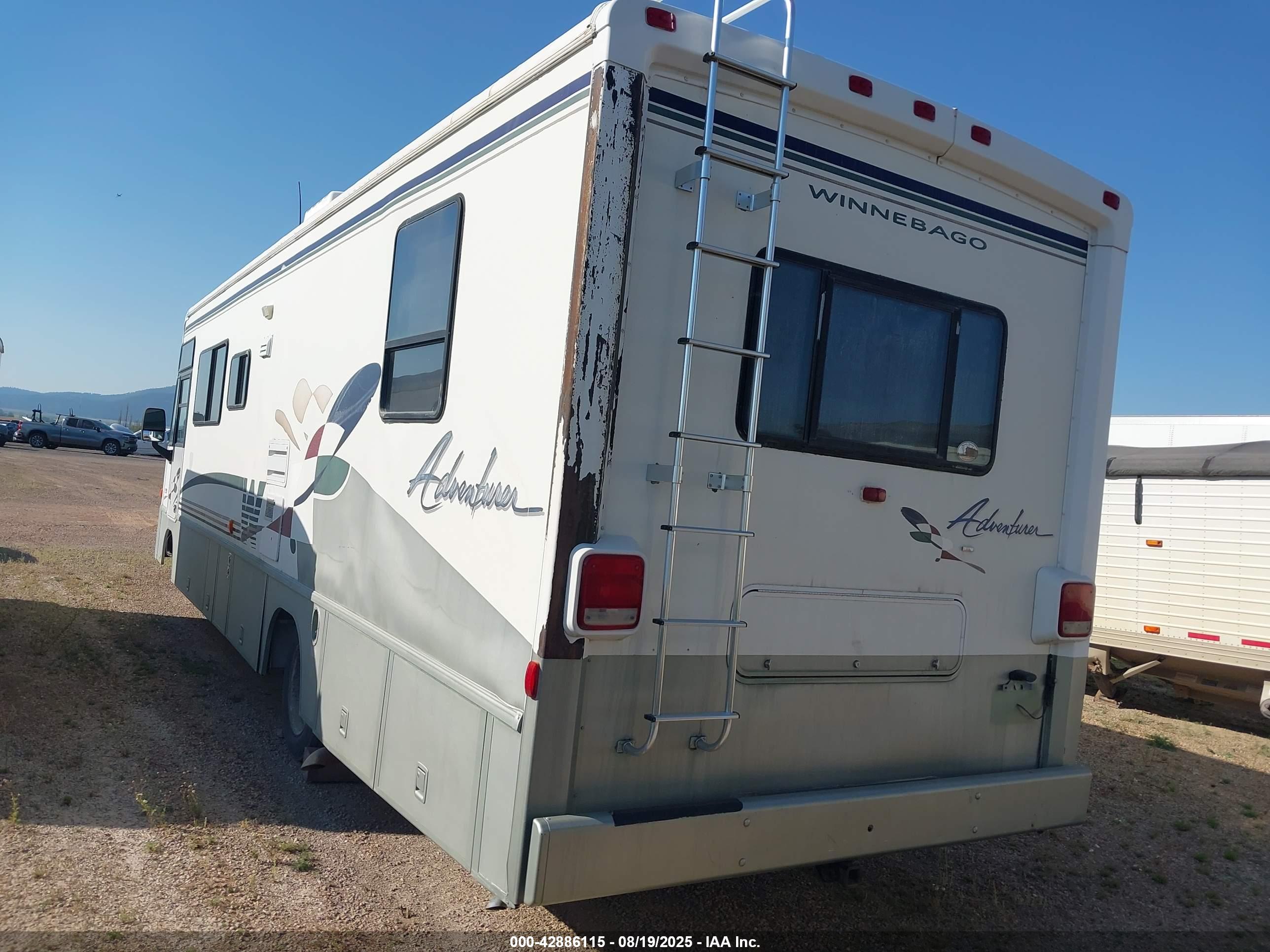 WINNEBAGO ADVENTURER image 3