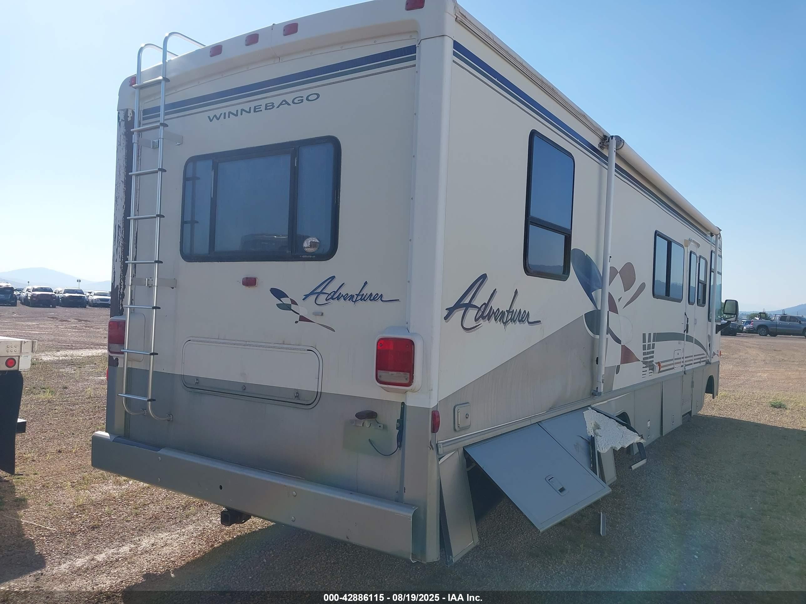 WINNEBAGO ADVENTURER image 4