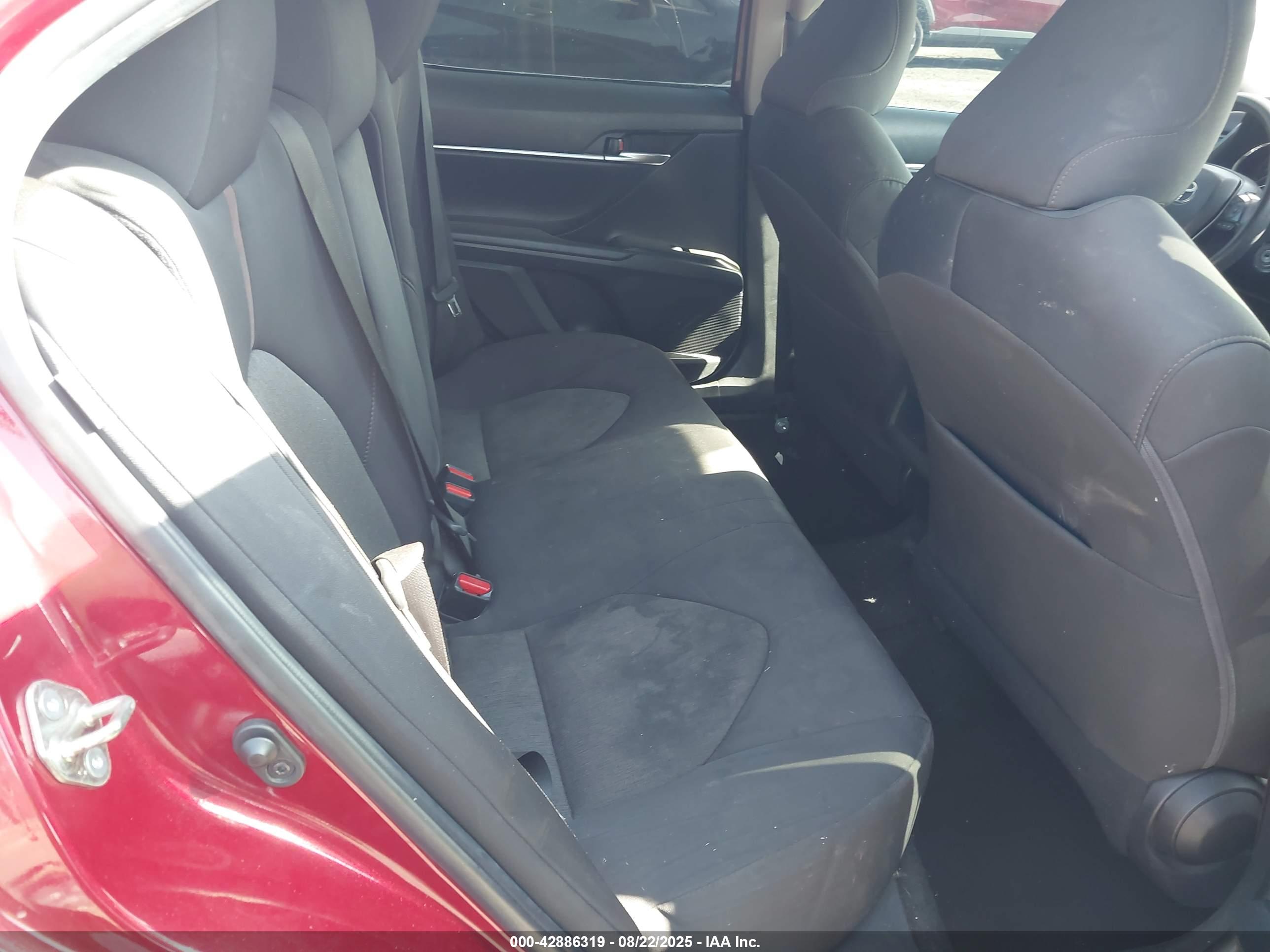 TOYOTA CAMRY image 8