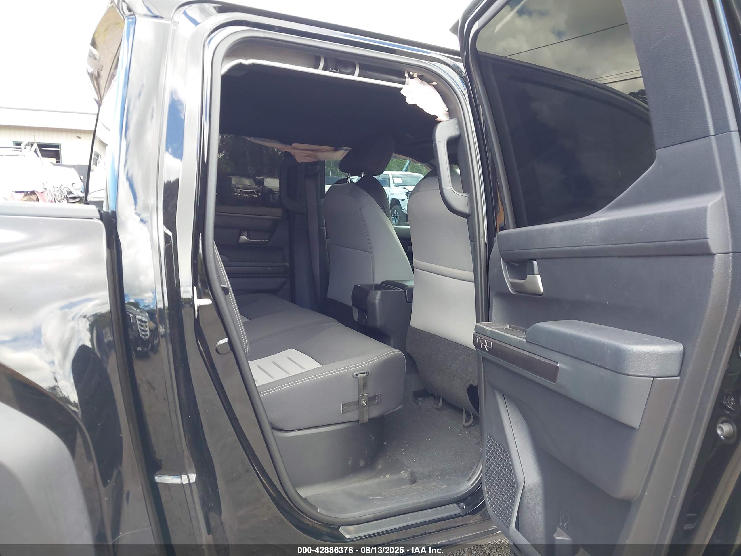 TOYOTA TACOMA image 8