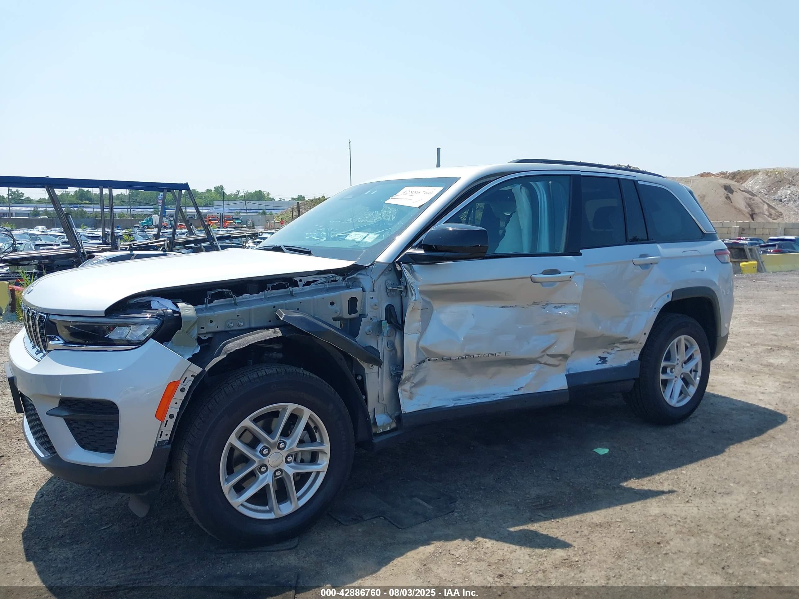 JEEP GRAND image 6