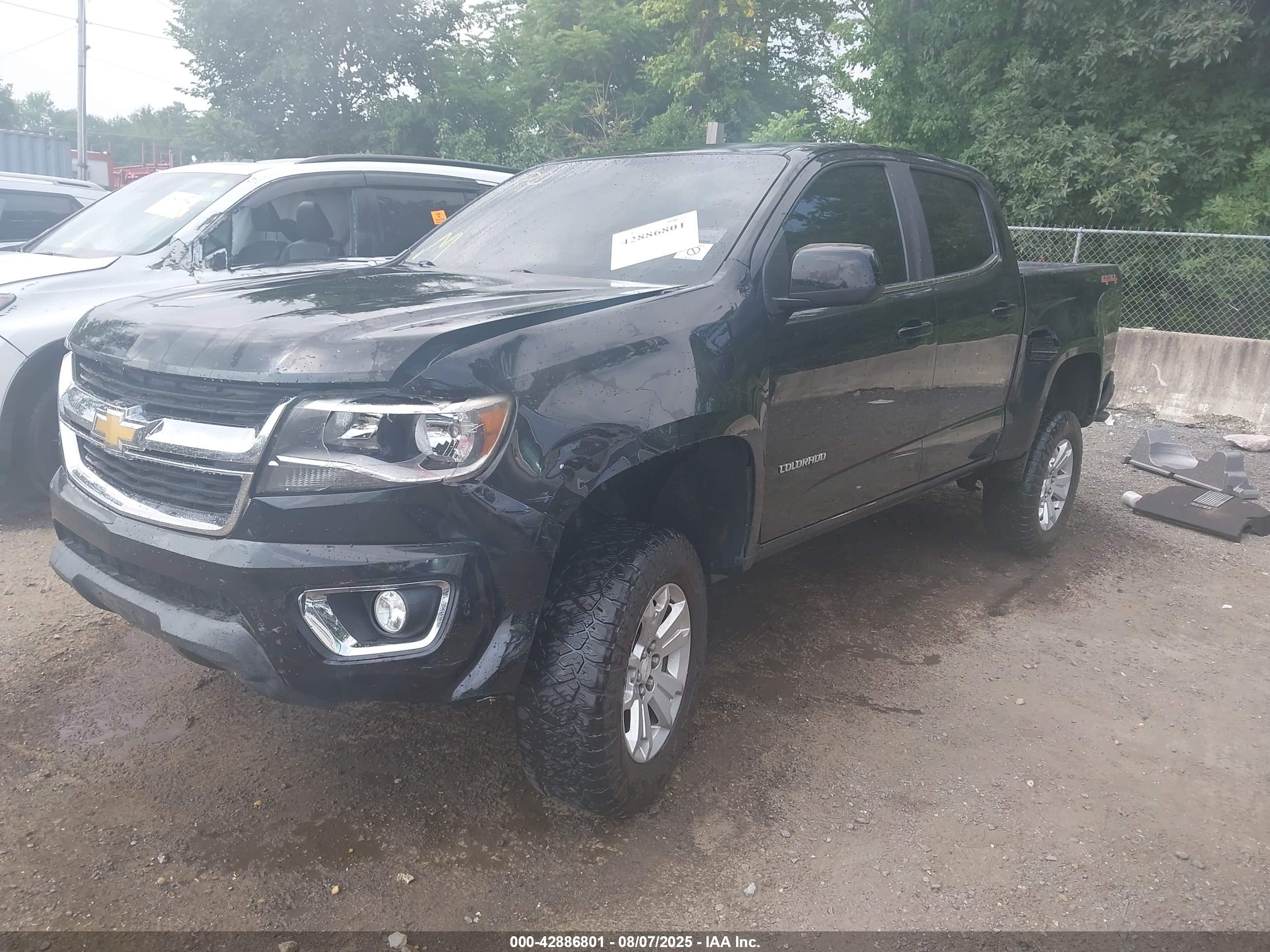CHEVROLET COLORADO image 2