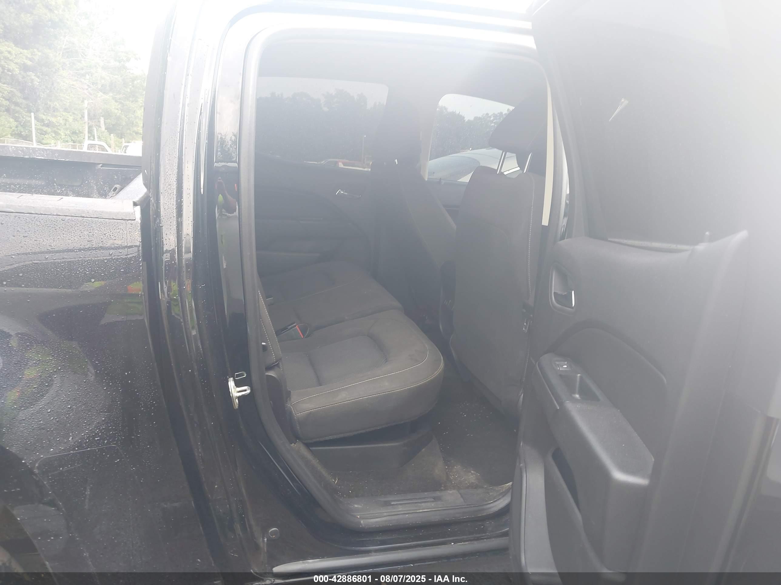 CHEVROLET COLORADO image 8