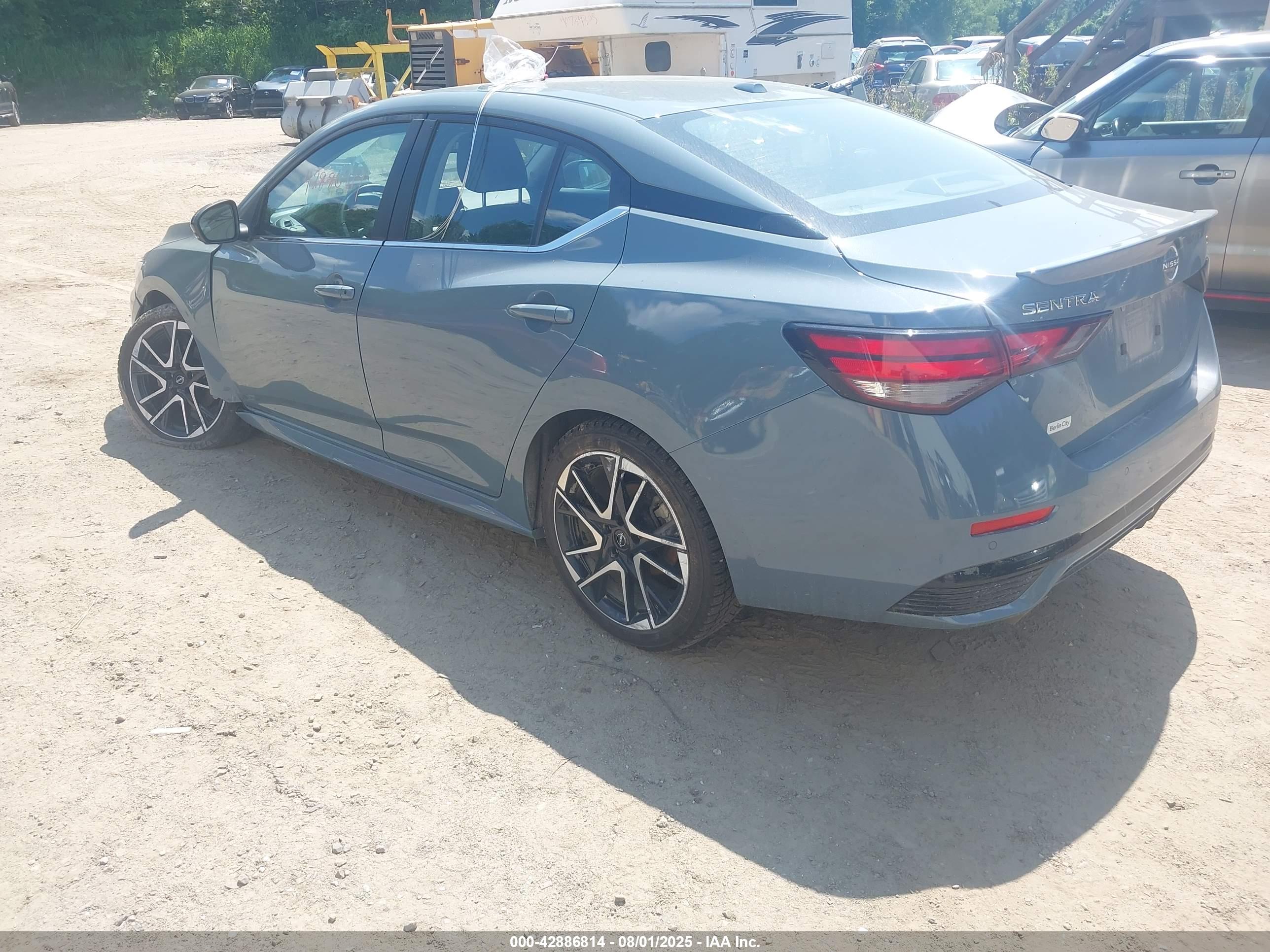 NISSAN SENTRA image 3