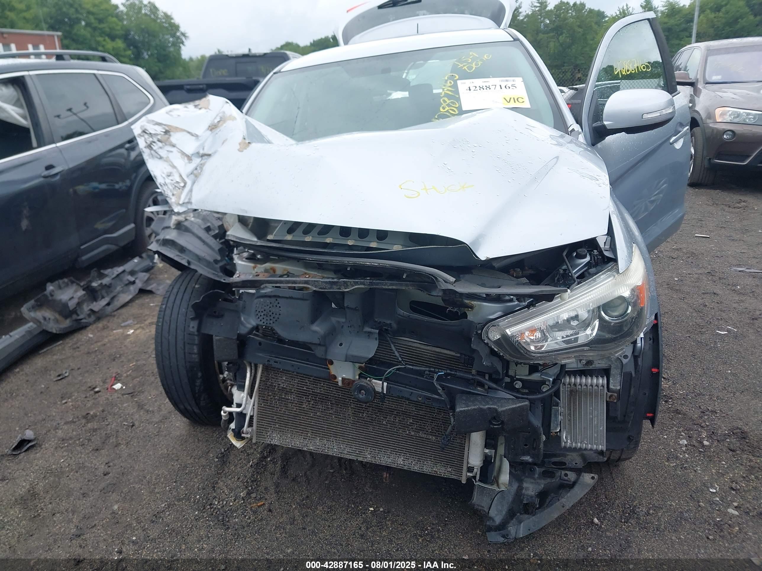 MITSUBISHI OUTLANDER image 6