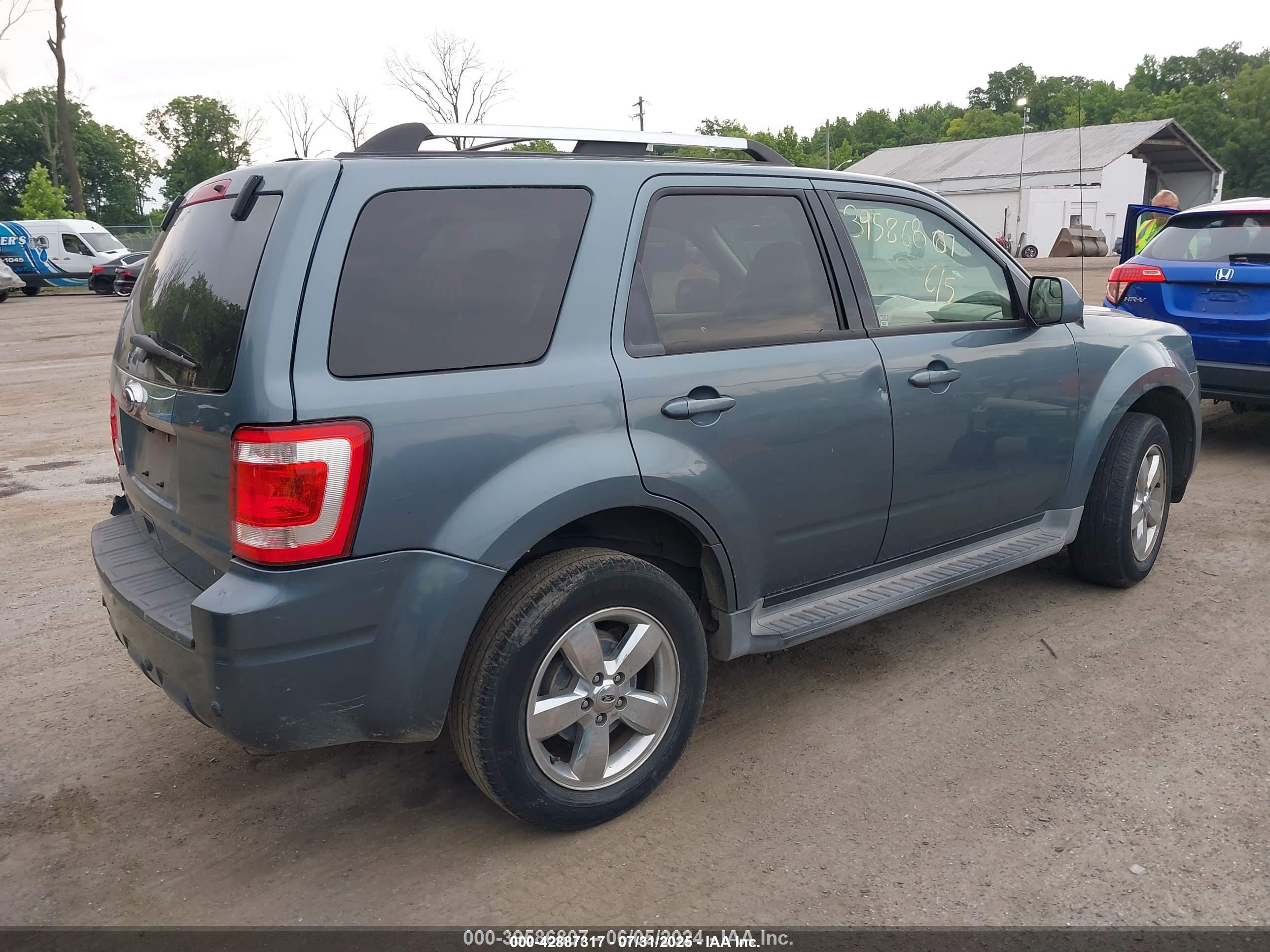 FORD ESCAPE image 4