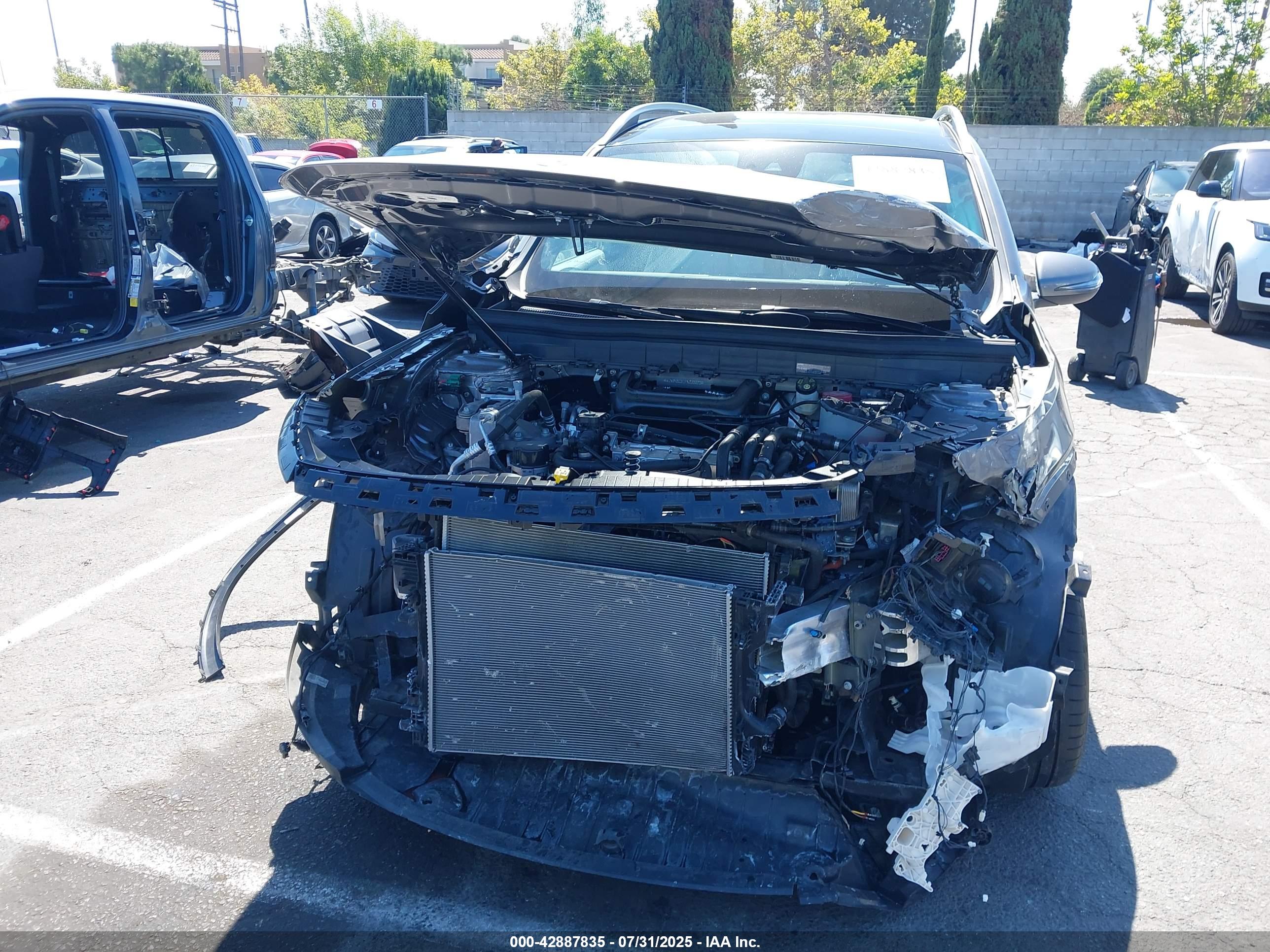 MERCEDES-BENZ EQB image 6