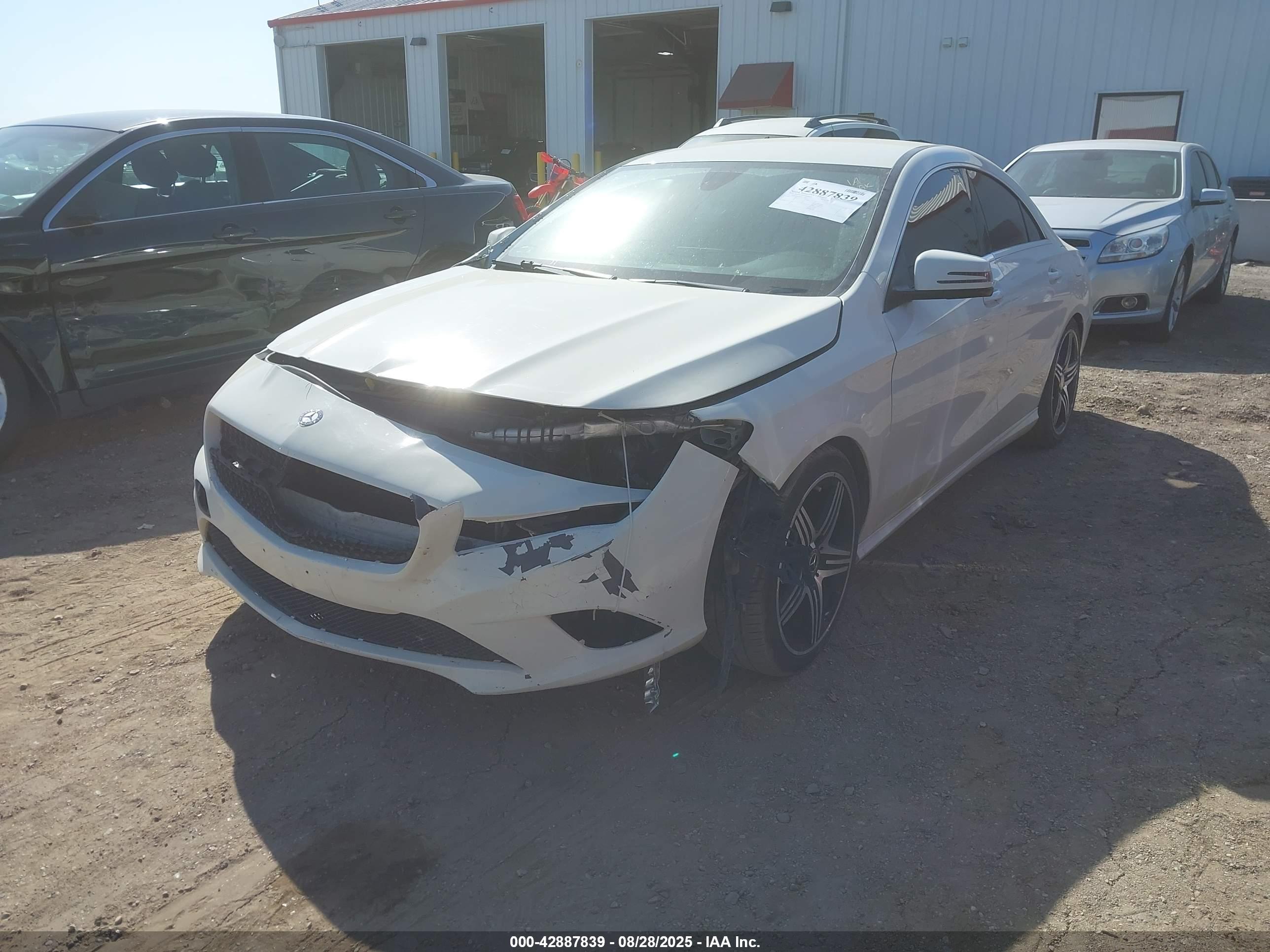 MERCEDES-BENZ CLA image 2