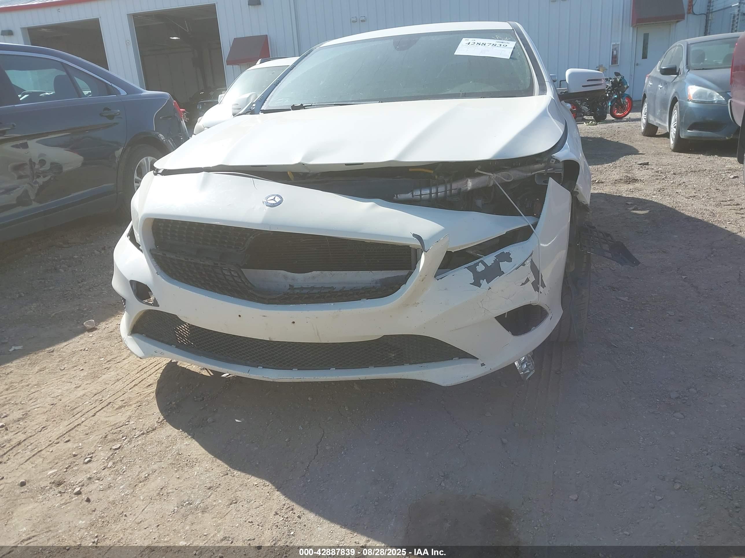MERCEDES-BENZ CLA image 6