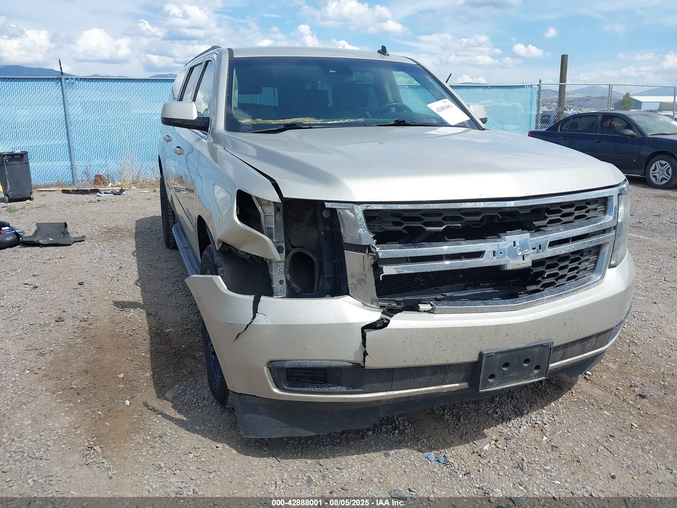 CHEVROLET SUBURBAN image 6