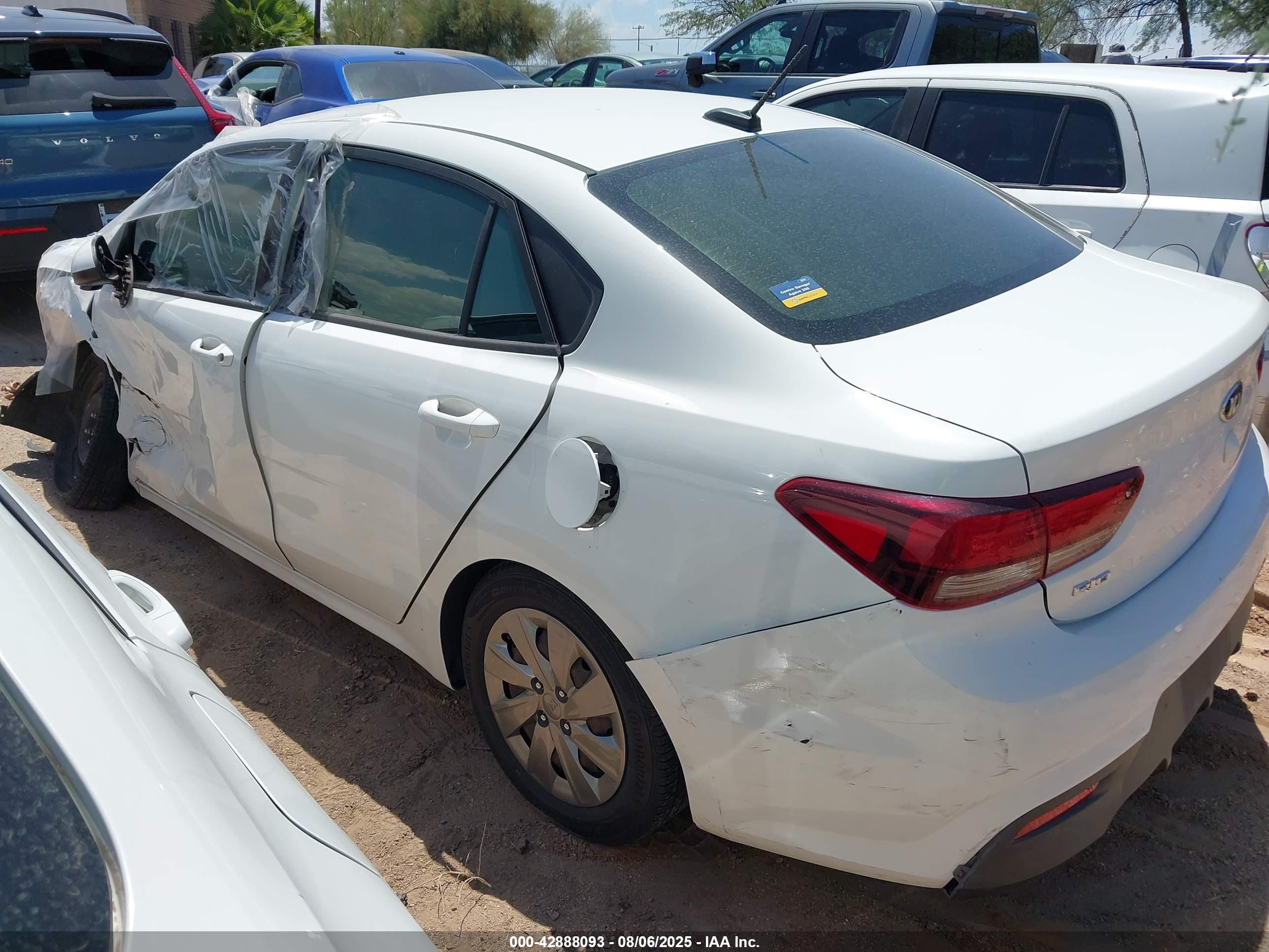 KIA RIO image 3