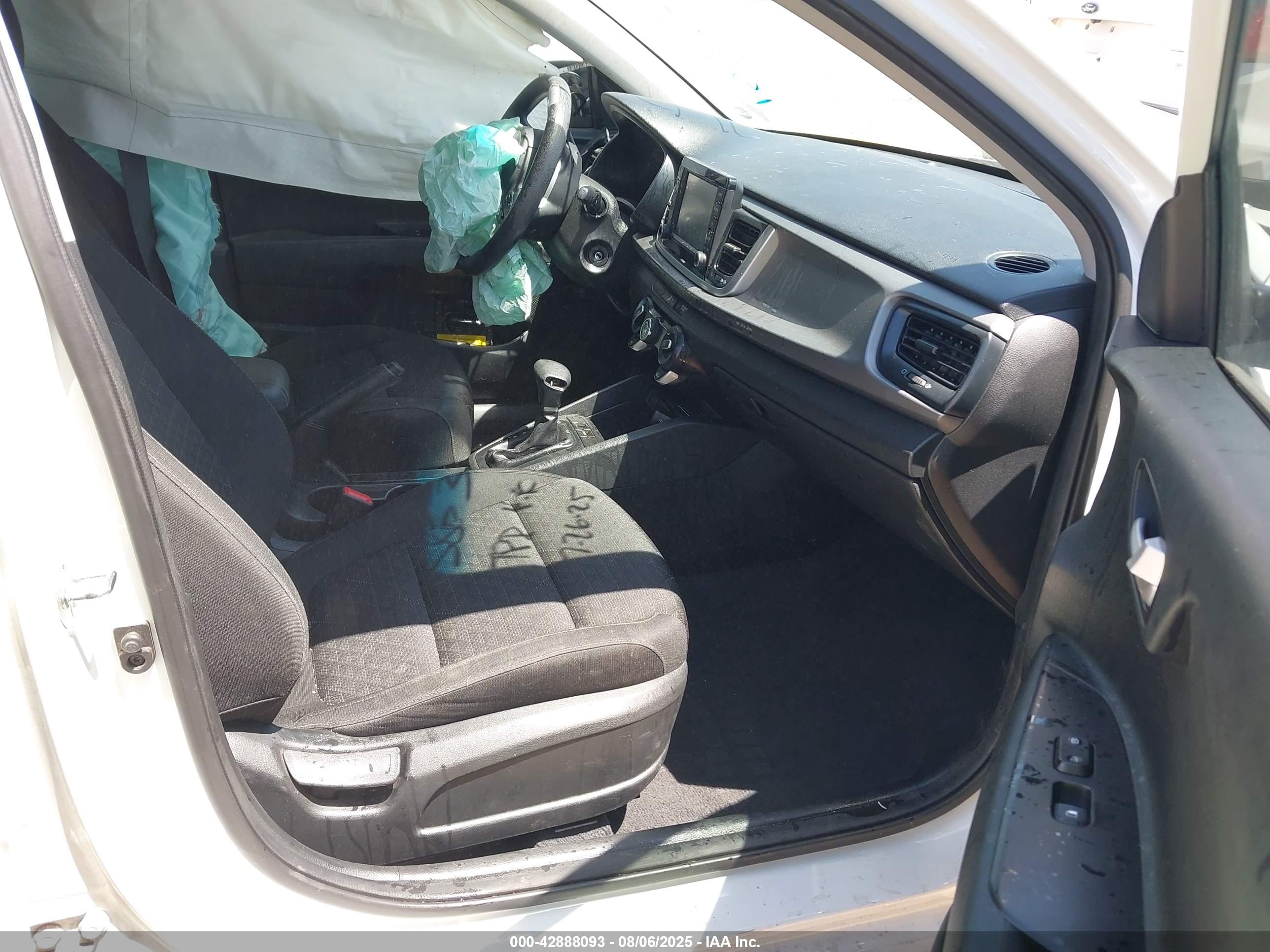 KIA RIO image 5
