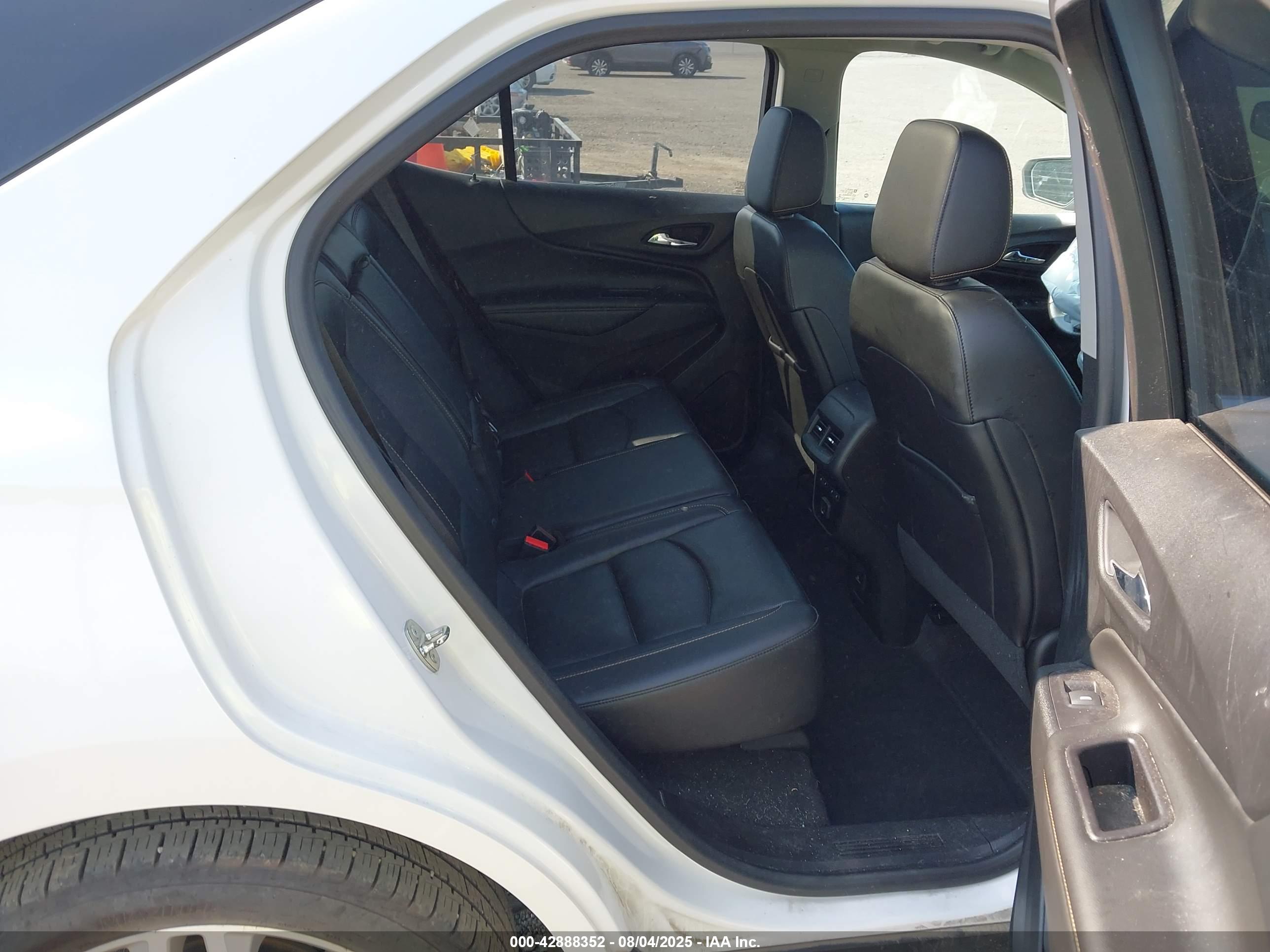 CHEVROLET EQUINOX image 8