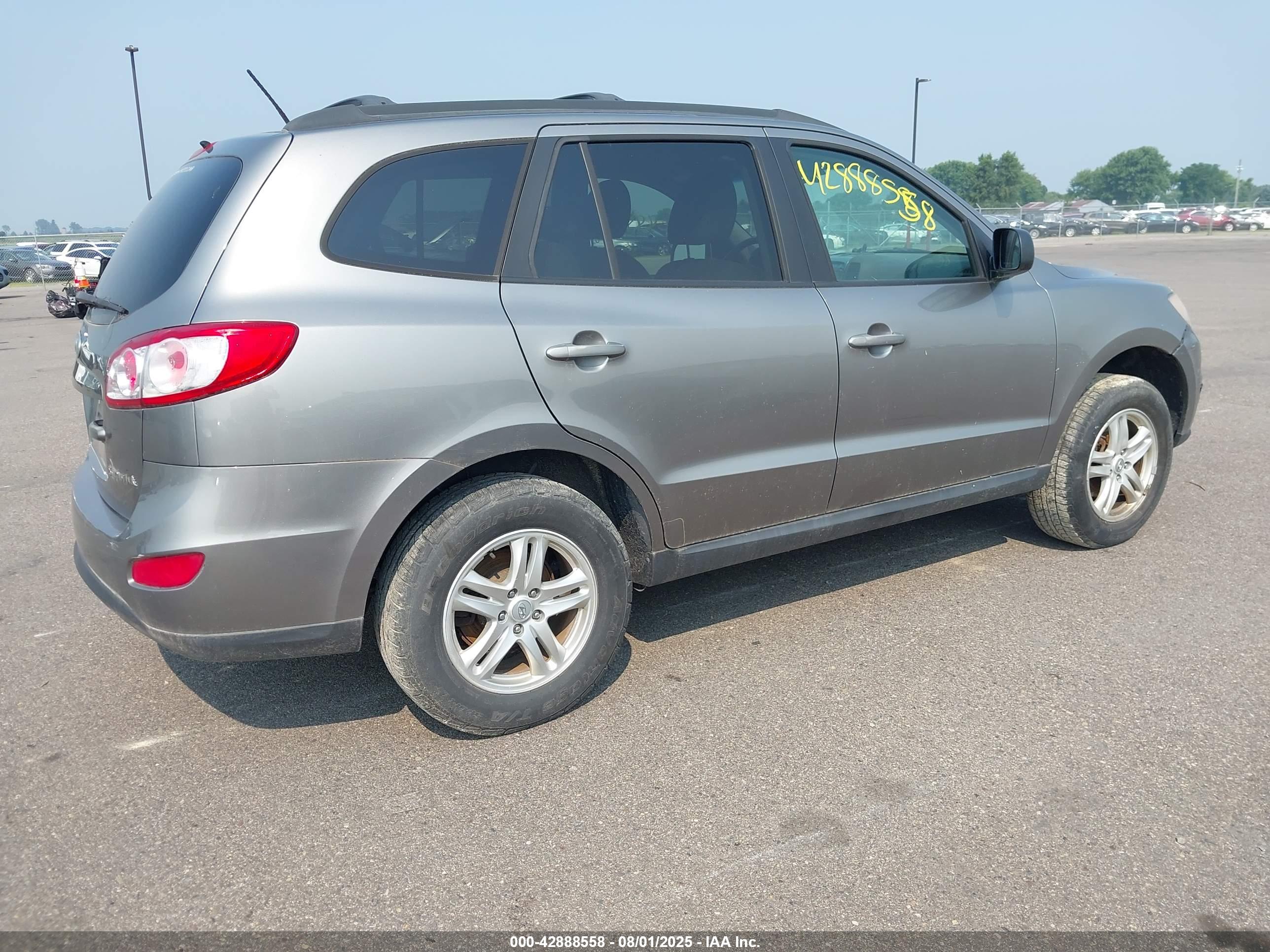HYUNDAI SANTA image 4