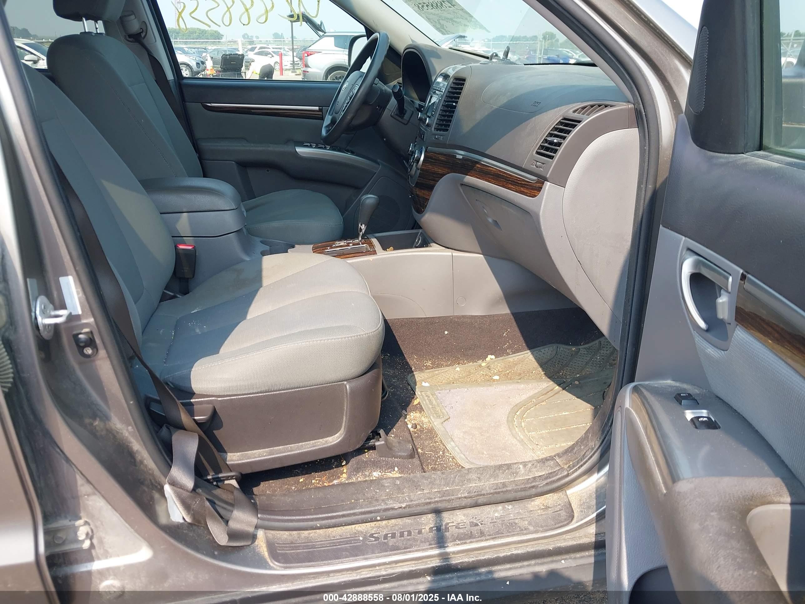 HYUNDAI SANTA image 5
