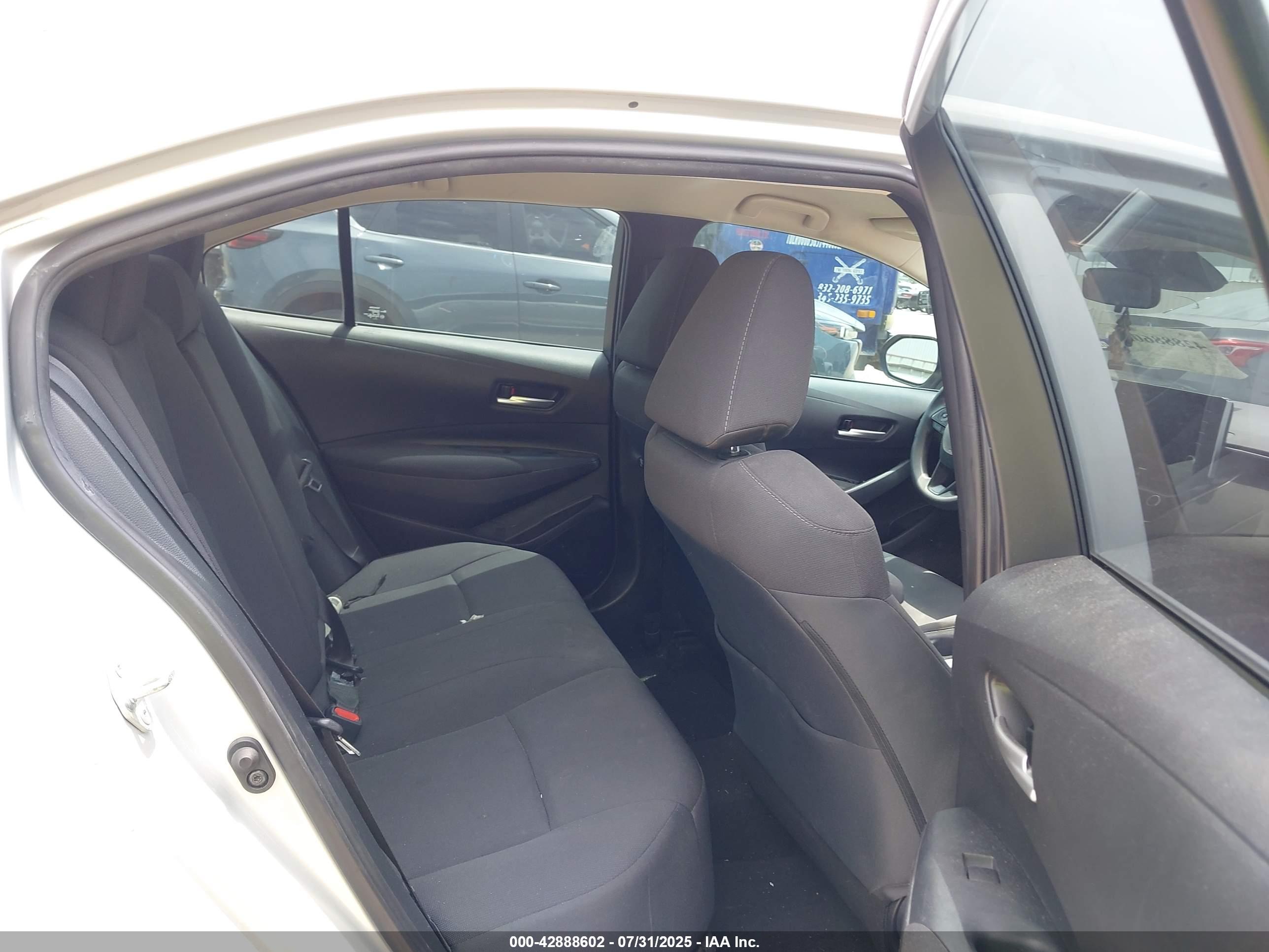 TOYOTA COROLLA image 8