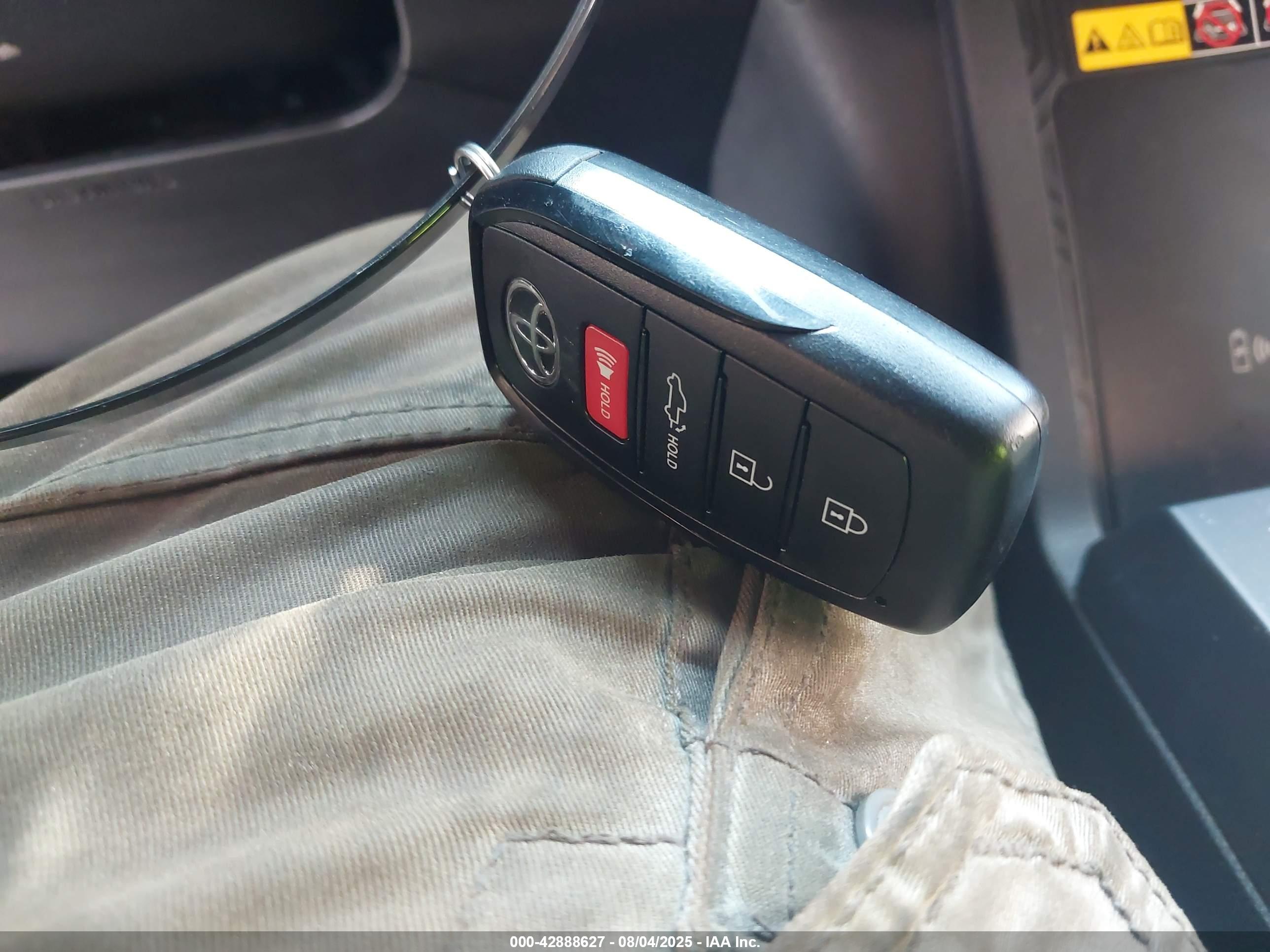 TOYOTA TACOMA image 11