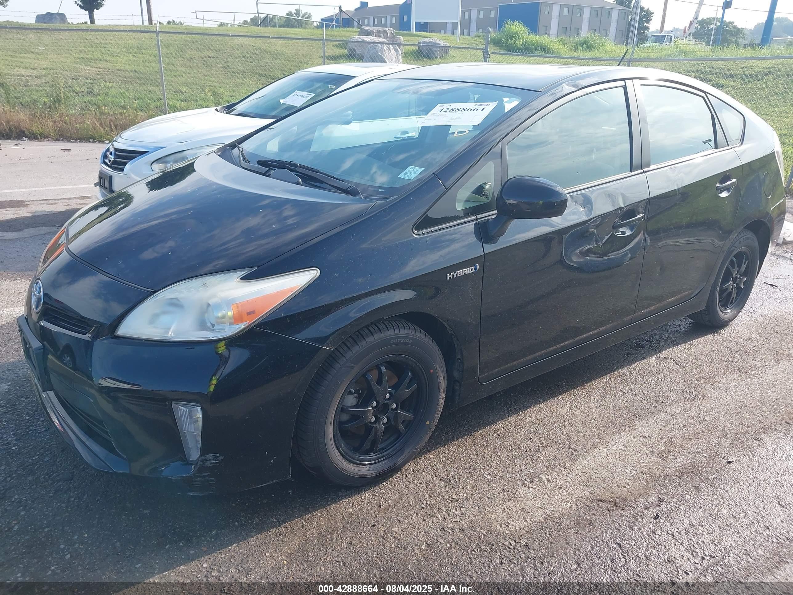 TOYOTA PRIUS image 2