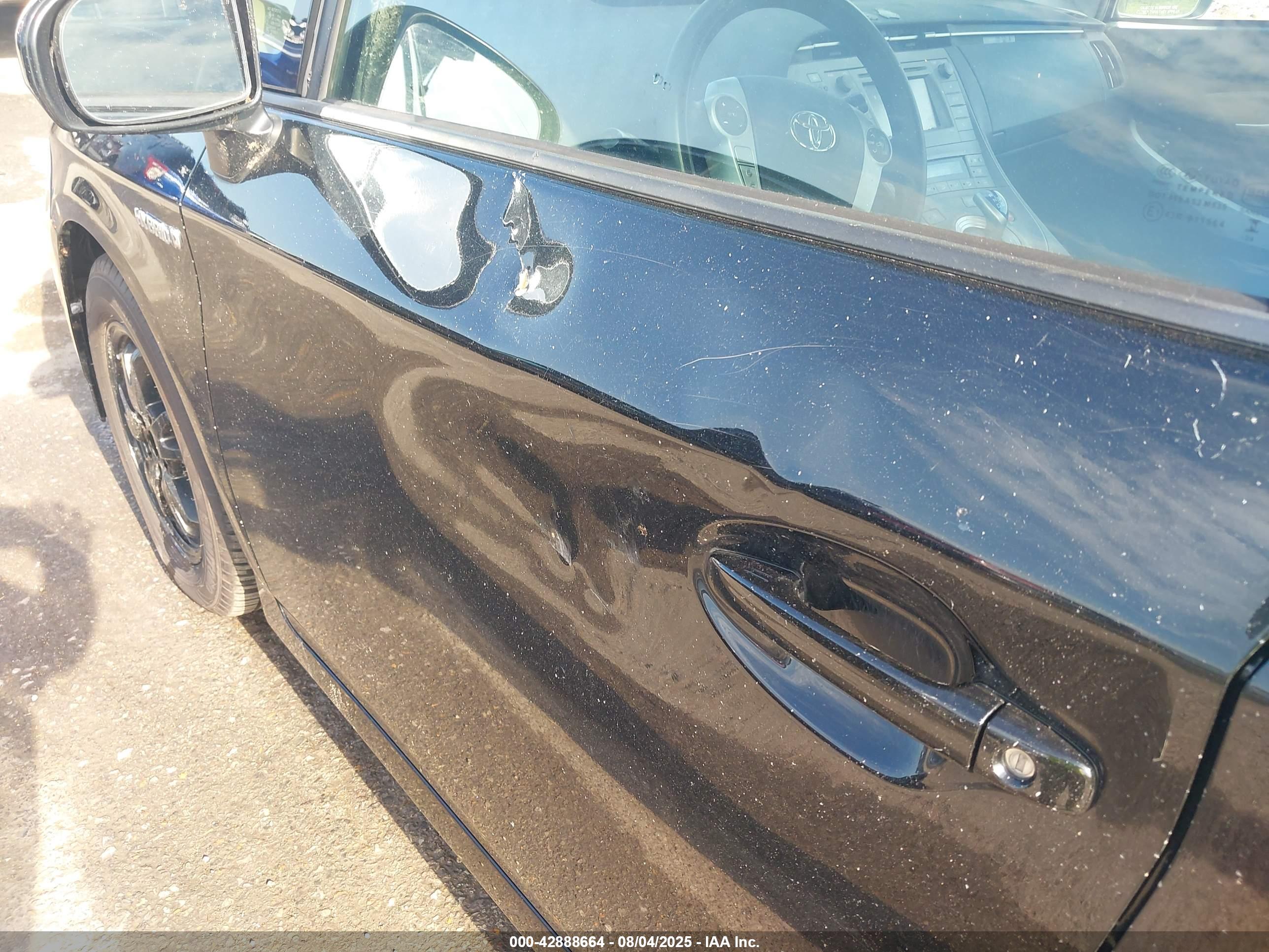 TOYOTA PRIUS image 6