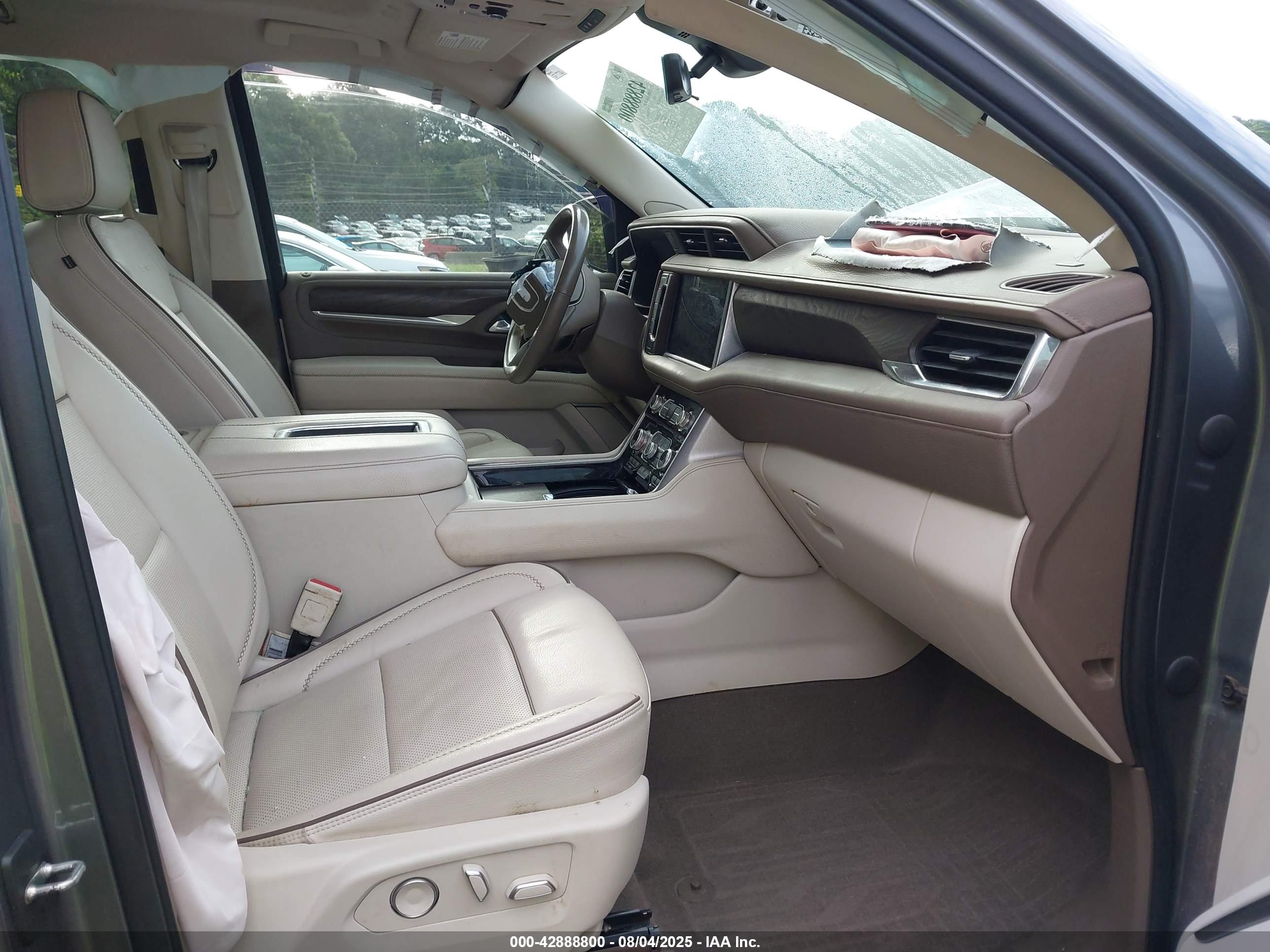GMC YUKON image 5