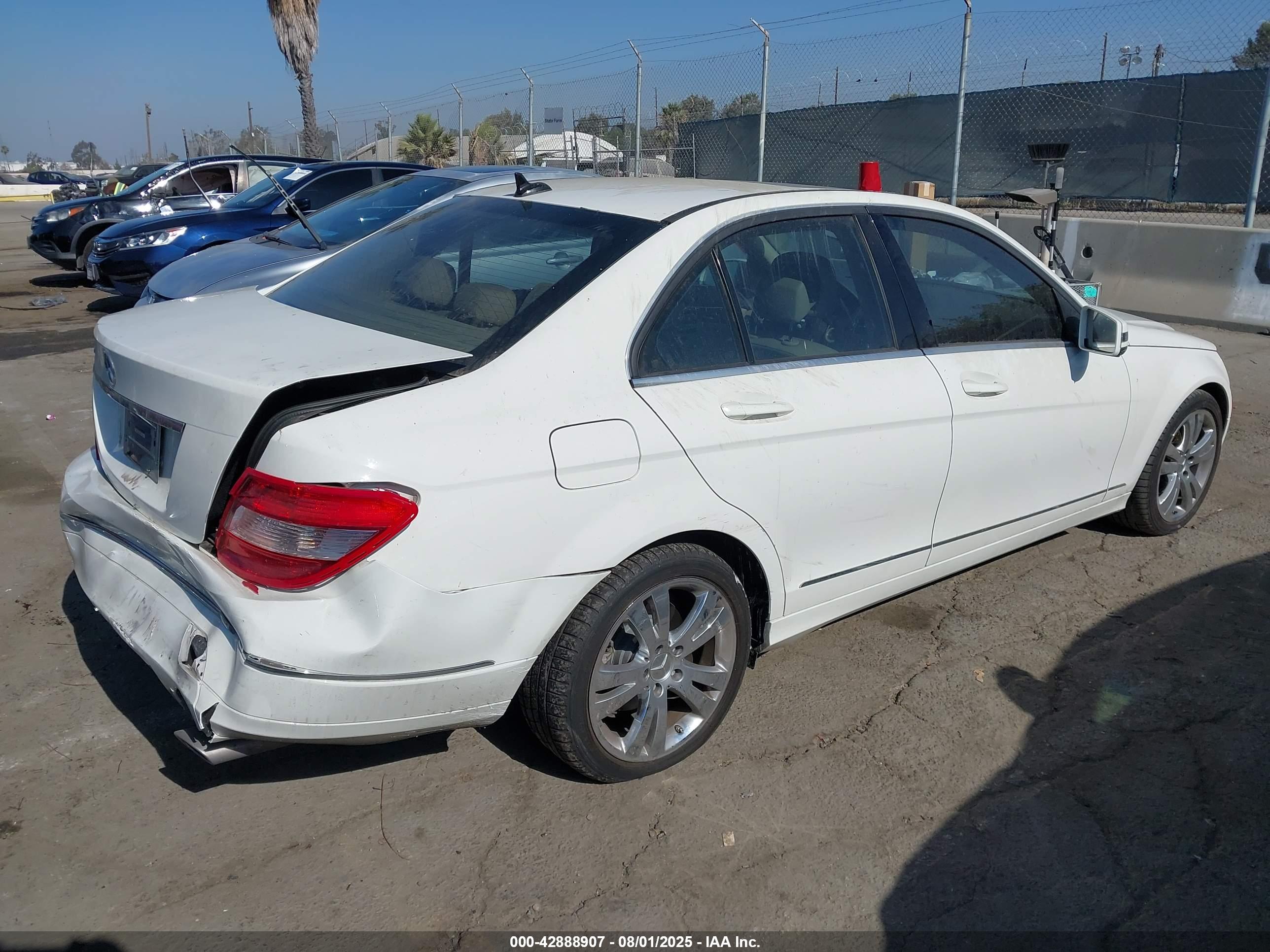 MERCEDES-BENZ C image 4