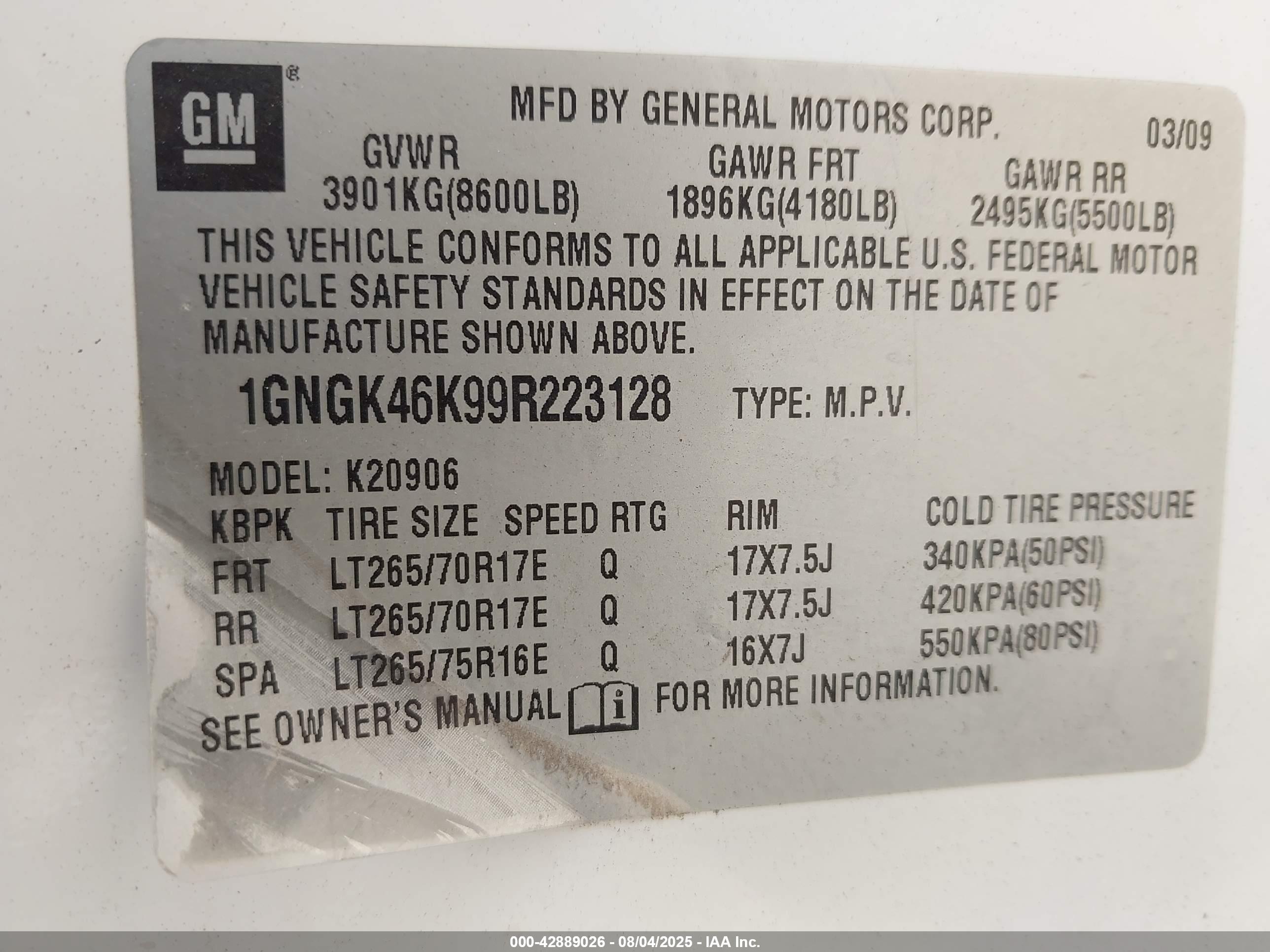 CHEVROLET SUBURBAN image 9