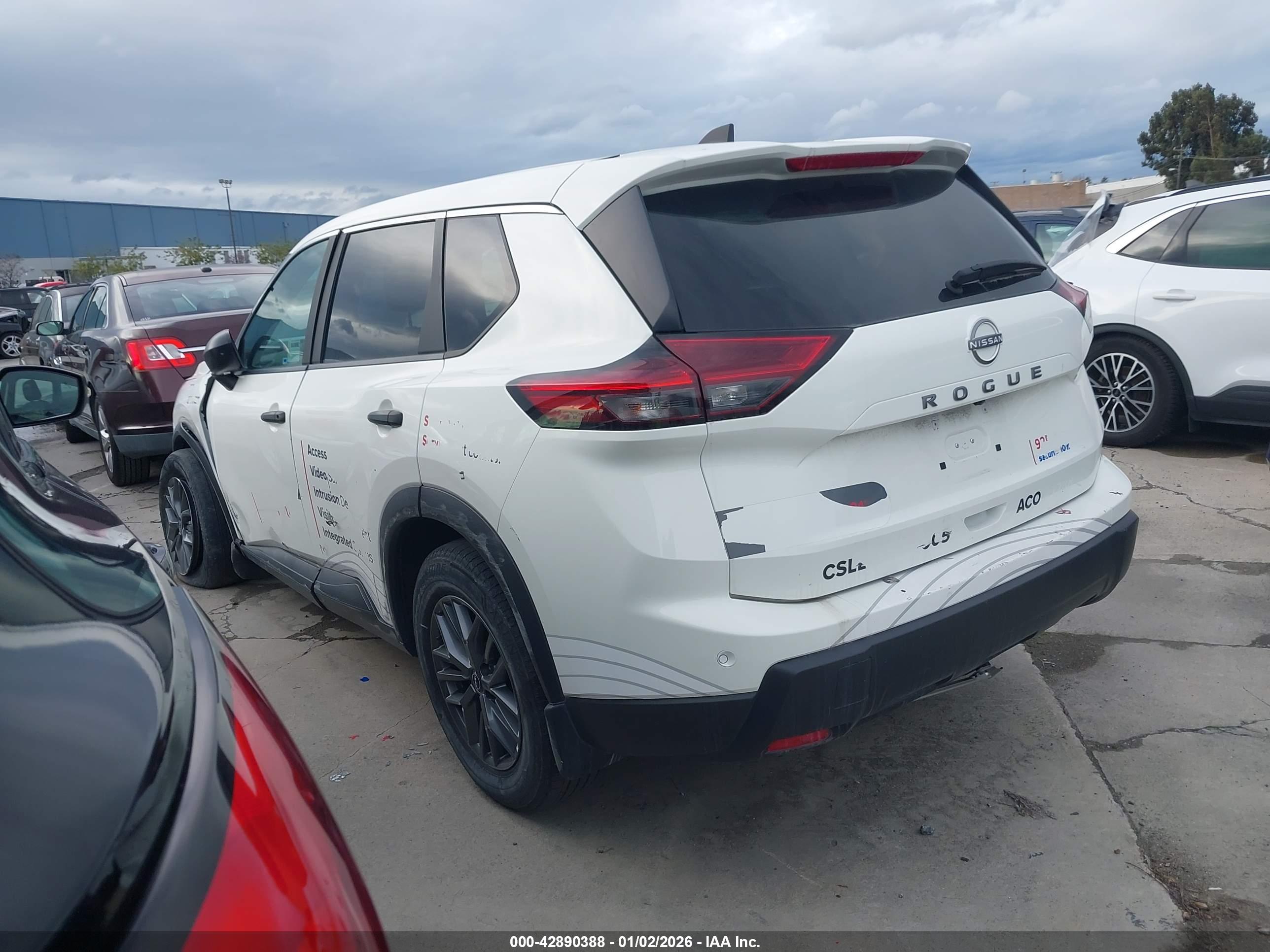 NISSAN ROGUE image 3